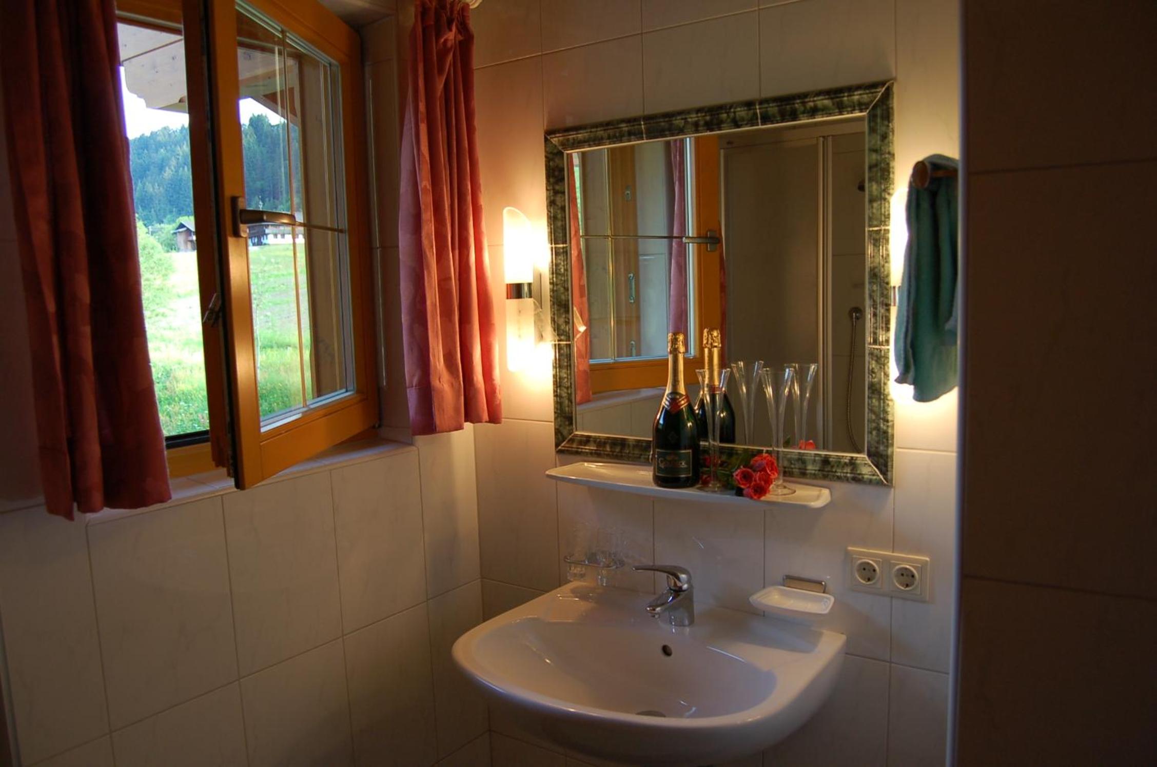 Double Room - Photo 10