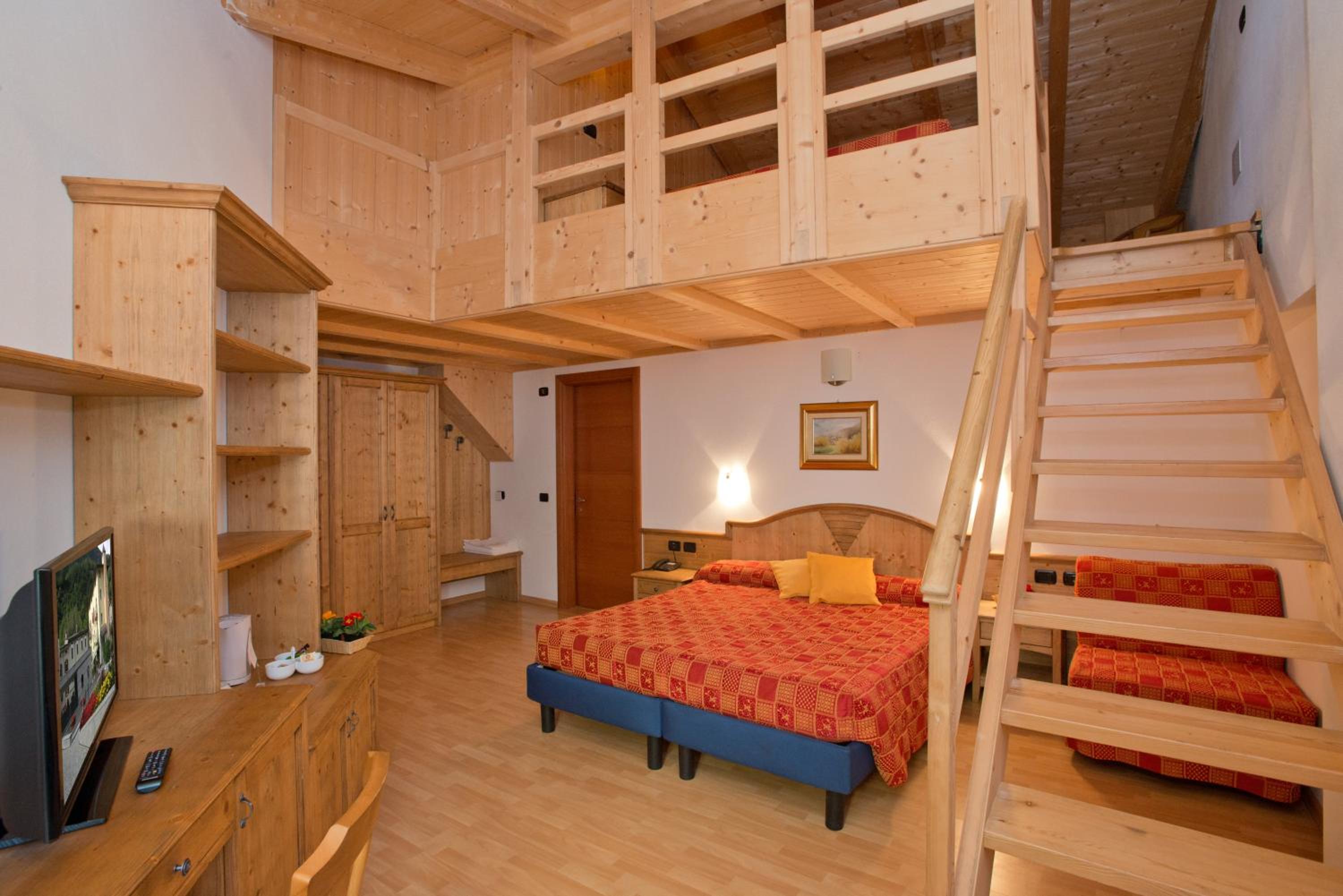 Superior Family Room - Annex - Photo 5