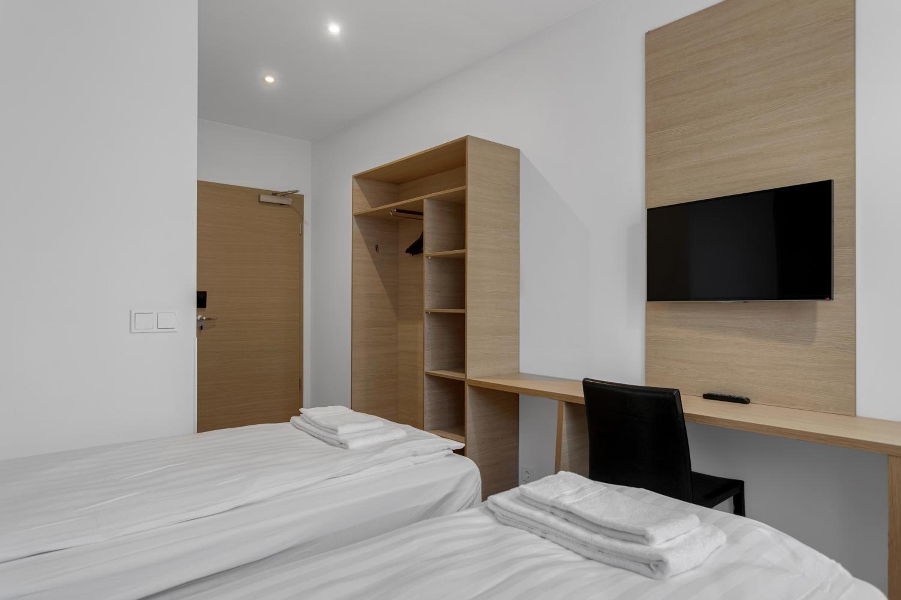 Basic Double Room photo 3