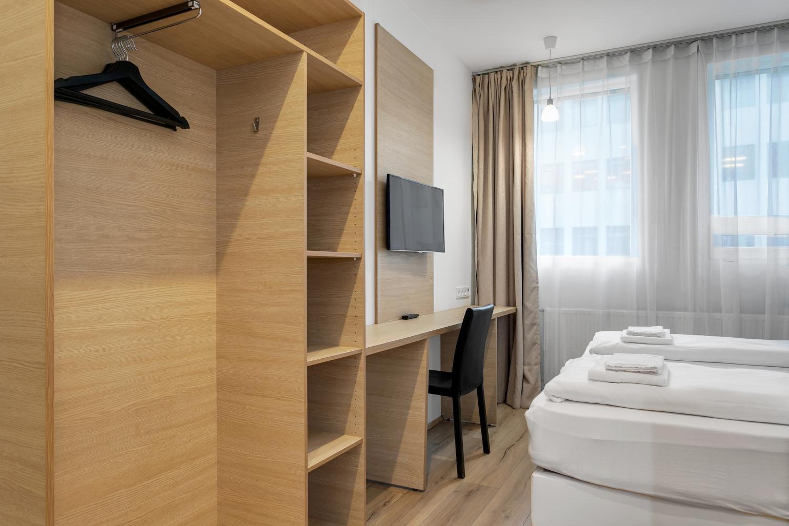 Basic Double Room photo 2