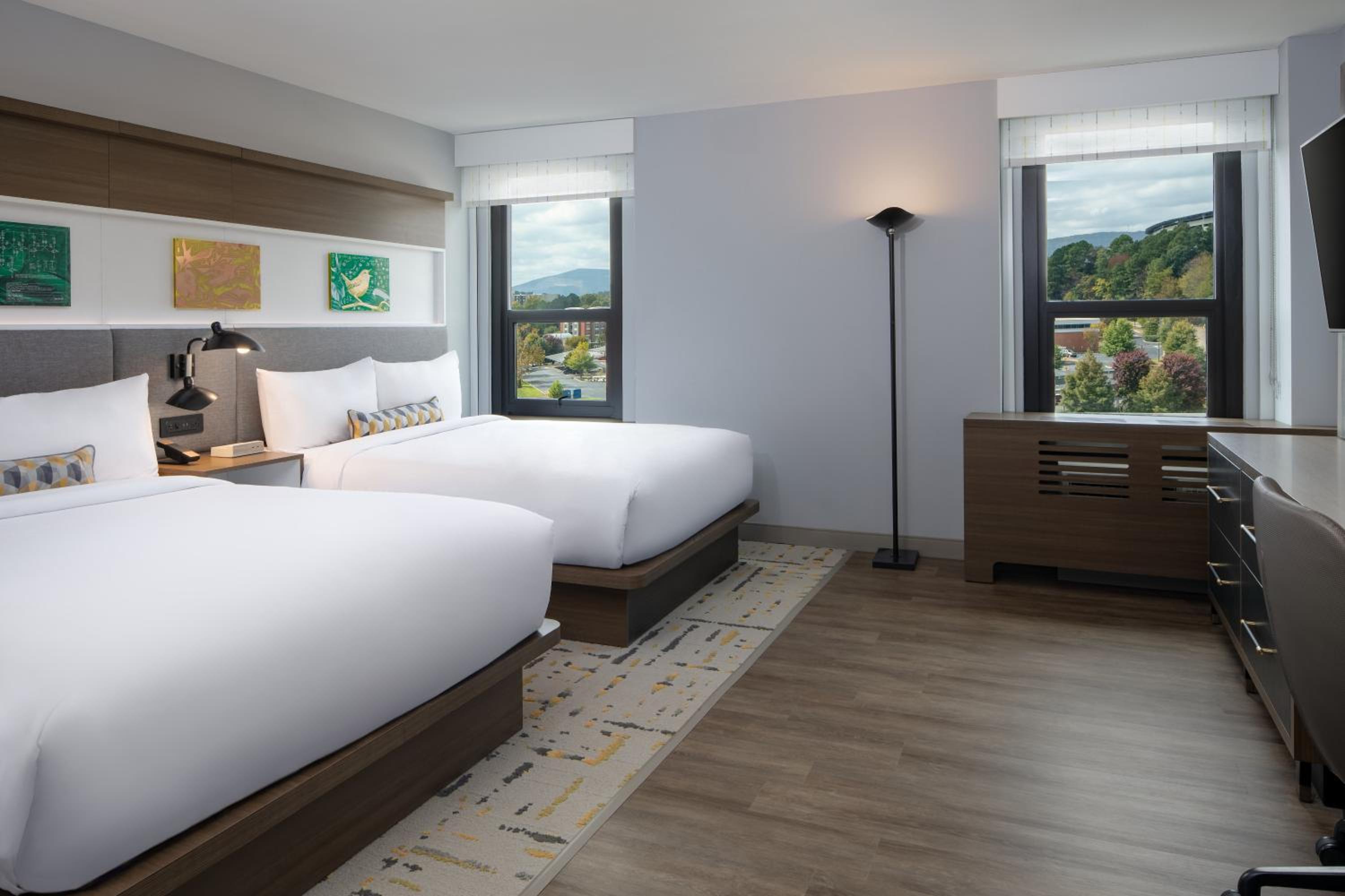 Standard Room with Two Queen Beds - Photo 3