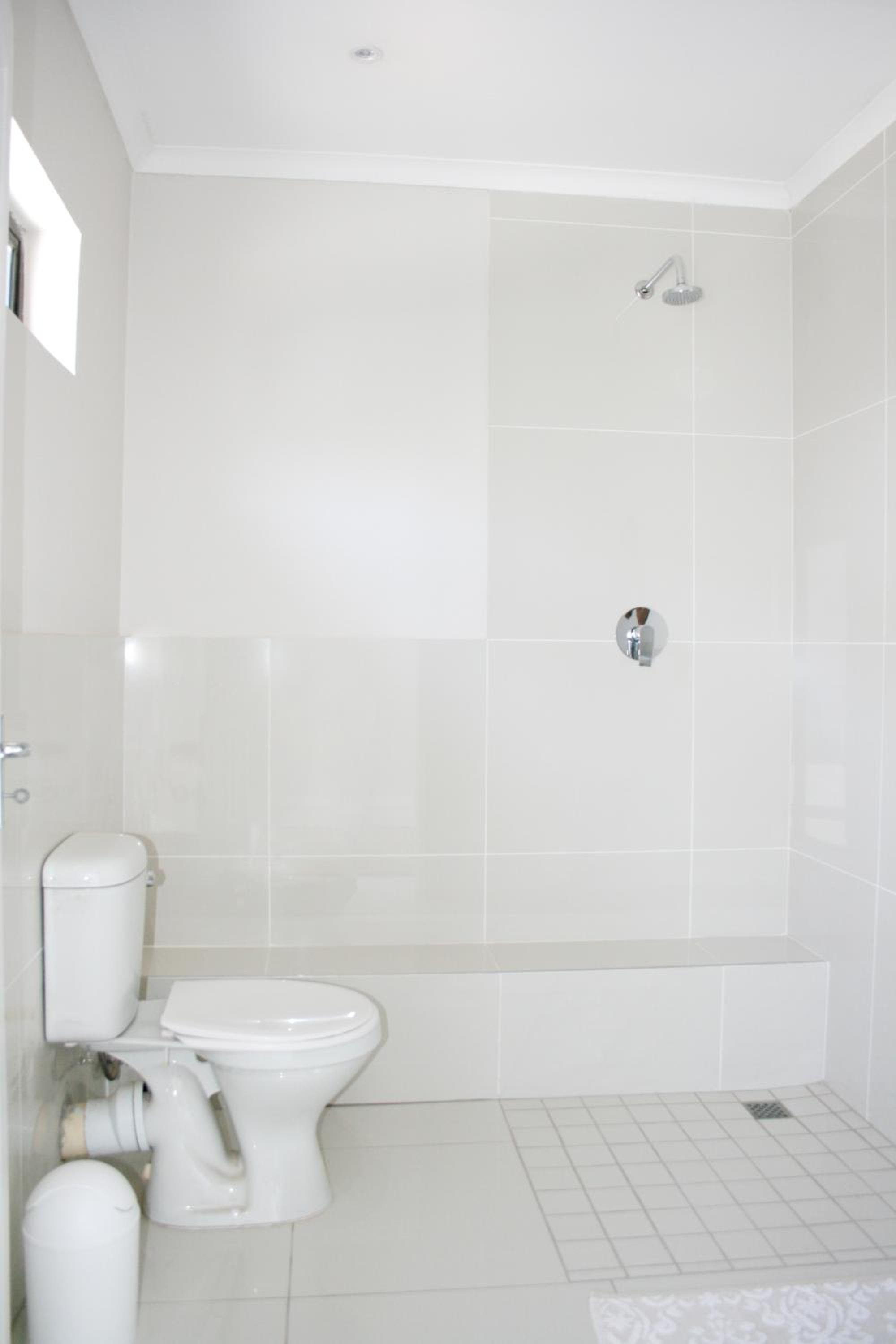Standard King Room - Photo 5