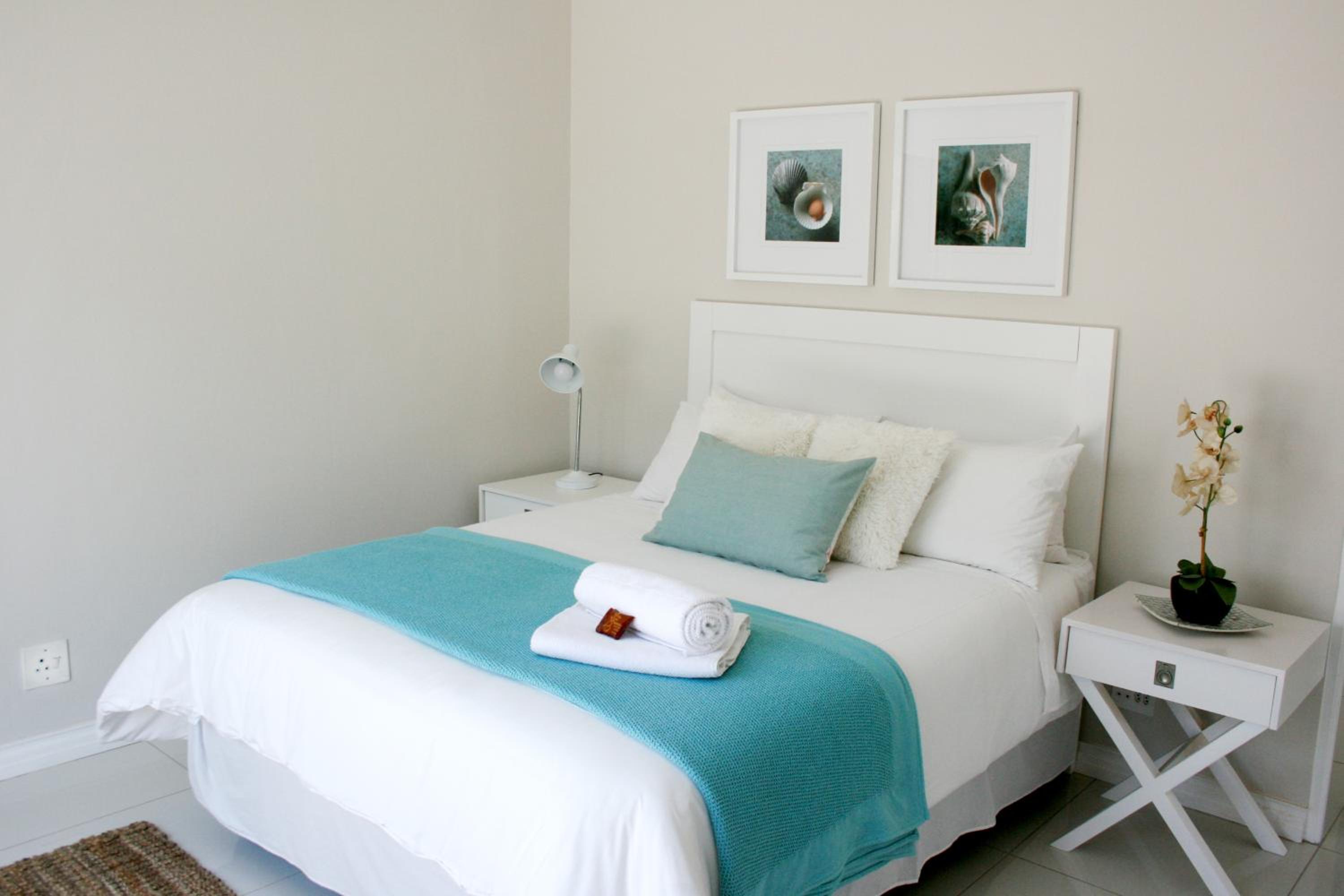 Standard King Room - Photo 4