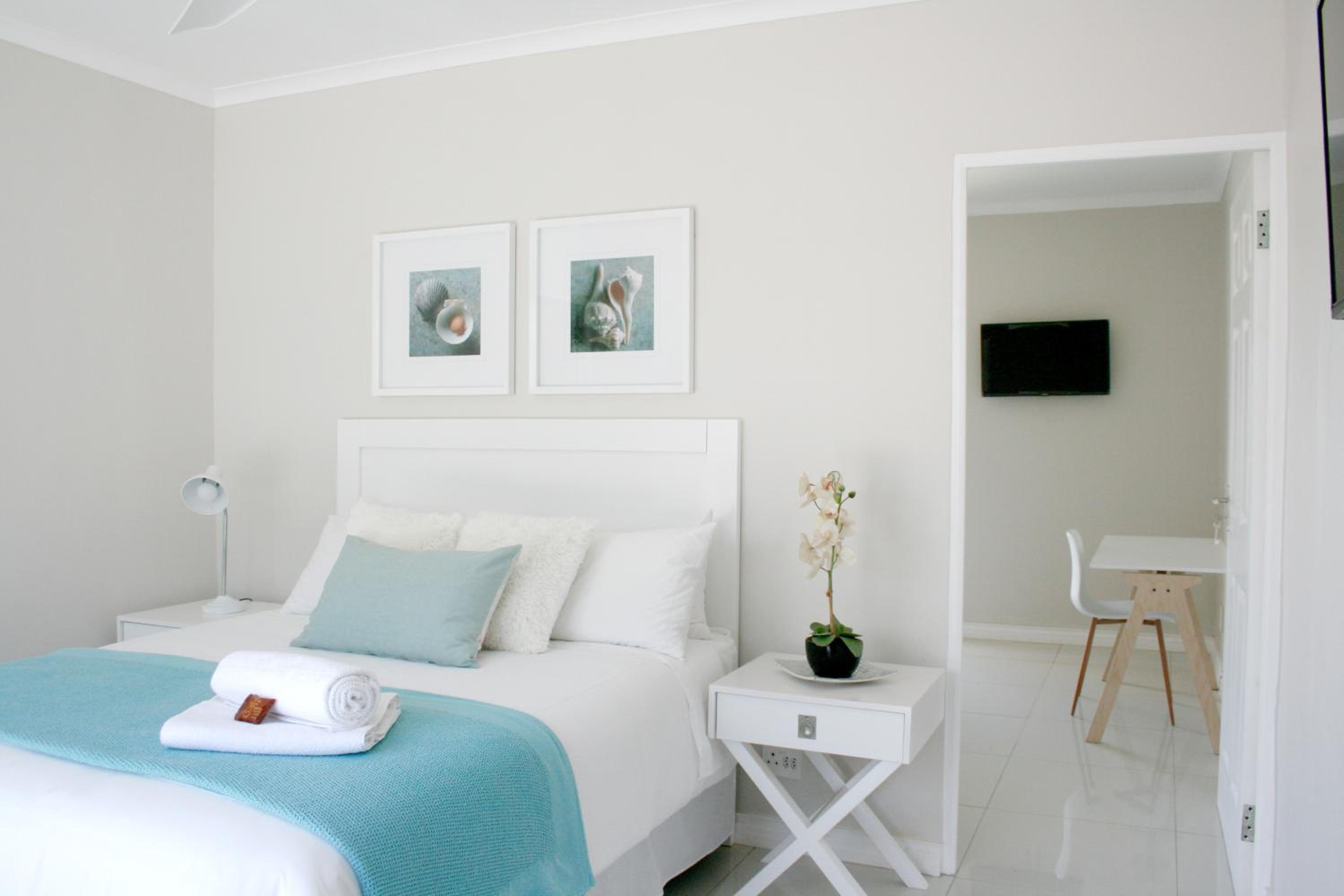 Standard King Room - Photo 3