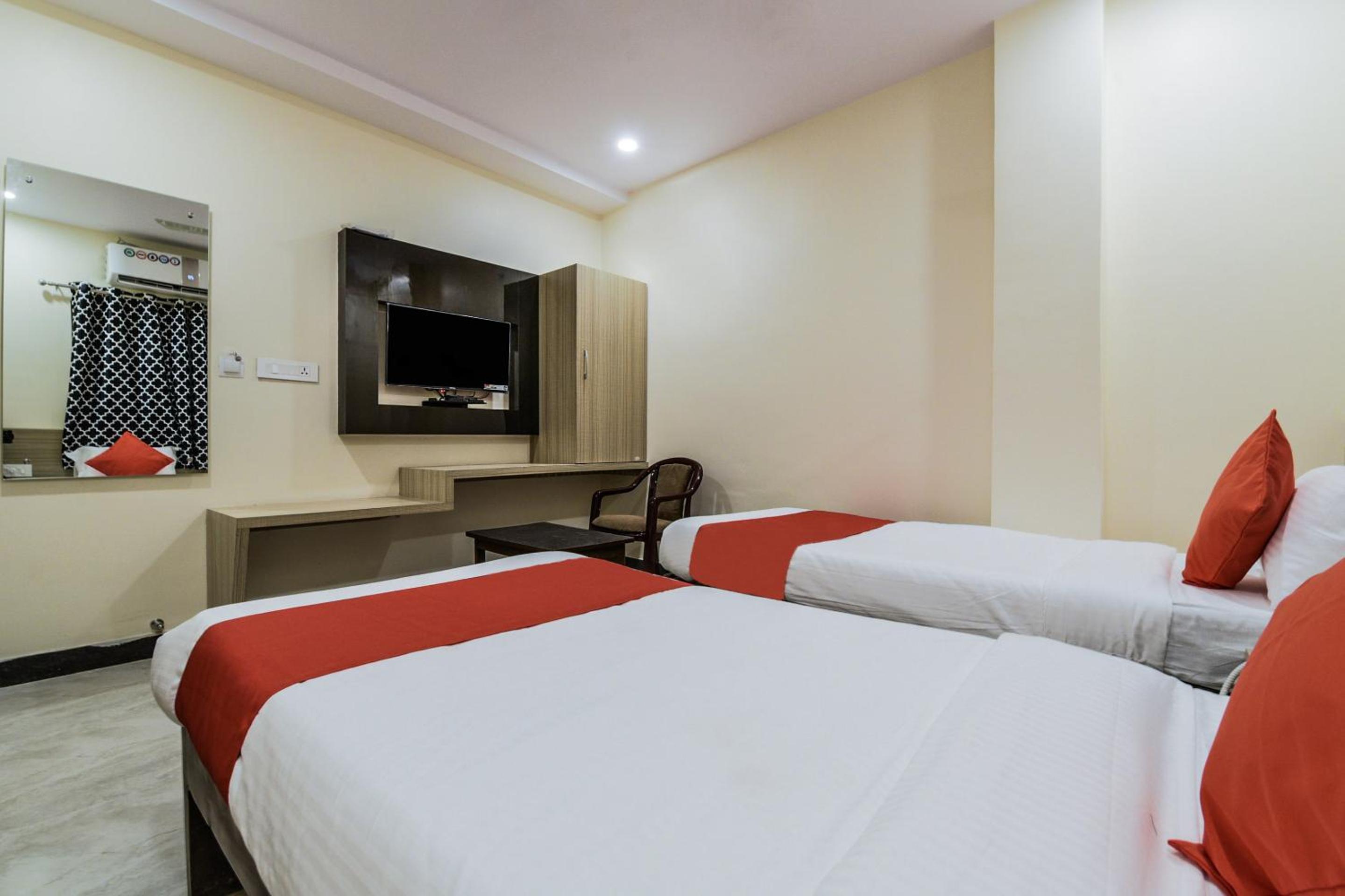 Deluxe Room - Photo 11