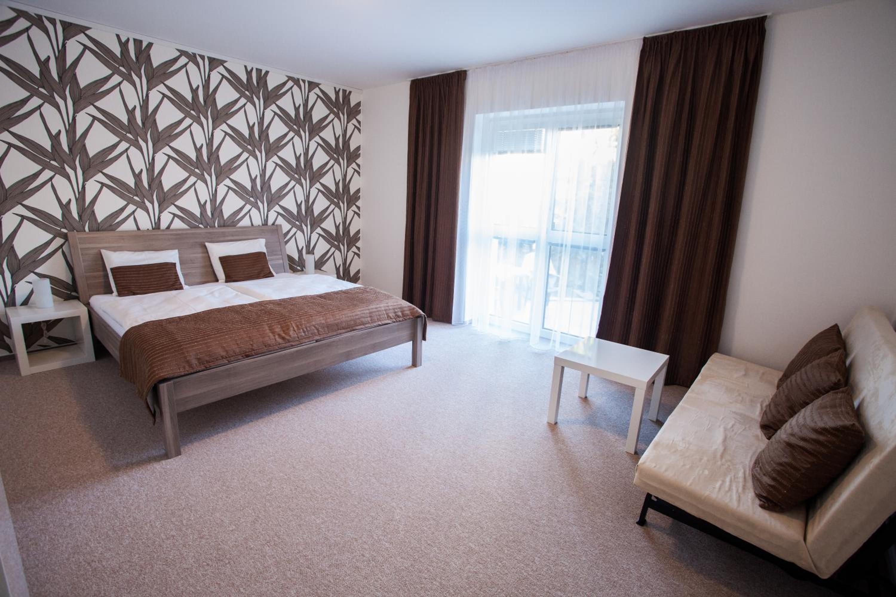 One-Bedroom Apartment with Terrace photo 1