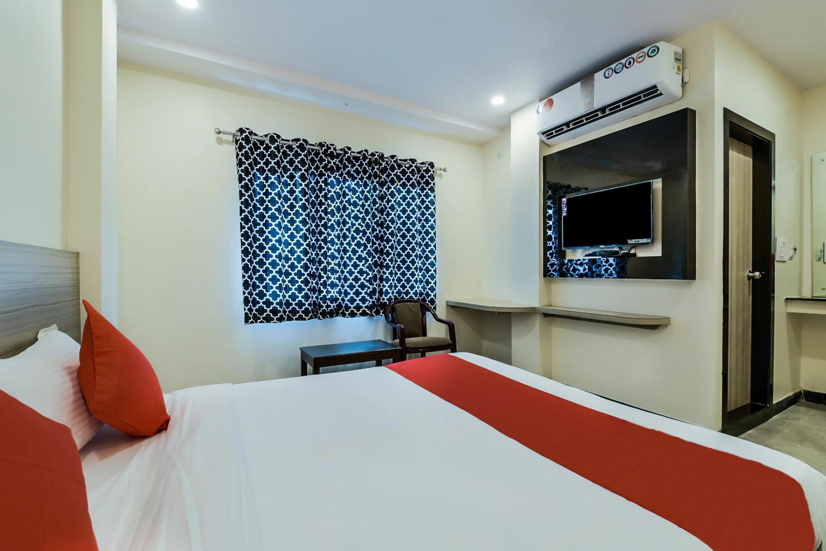 Deluxe Room - Photo 8