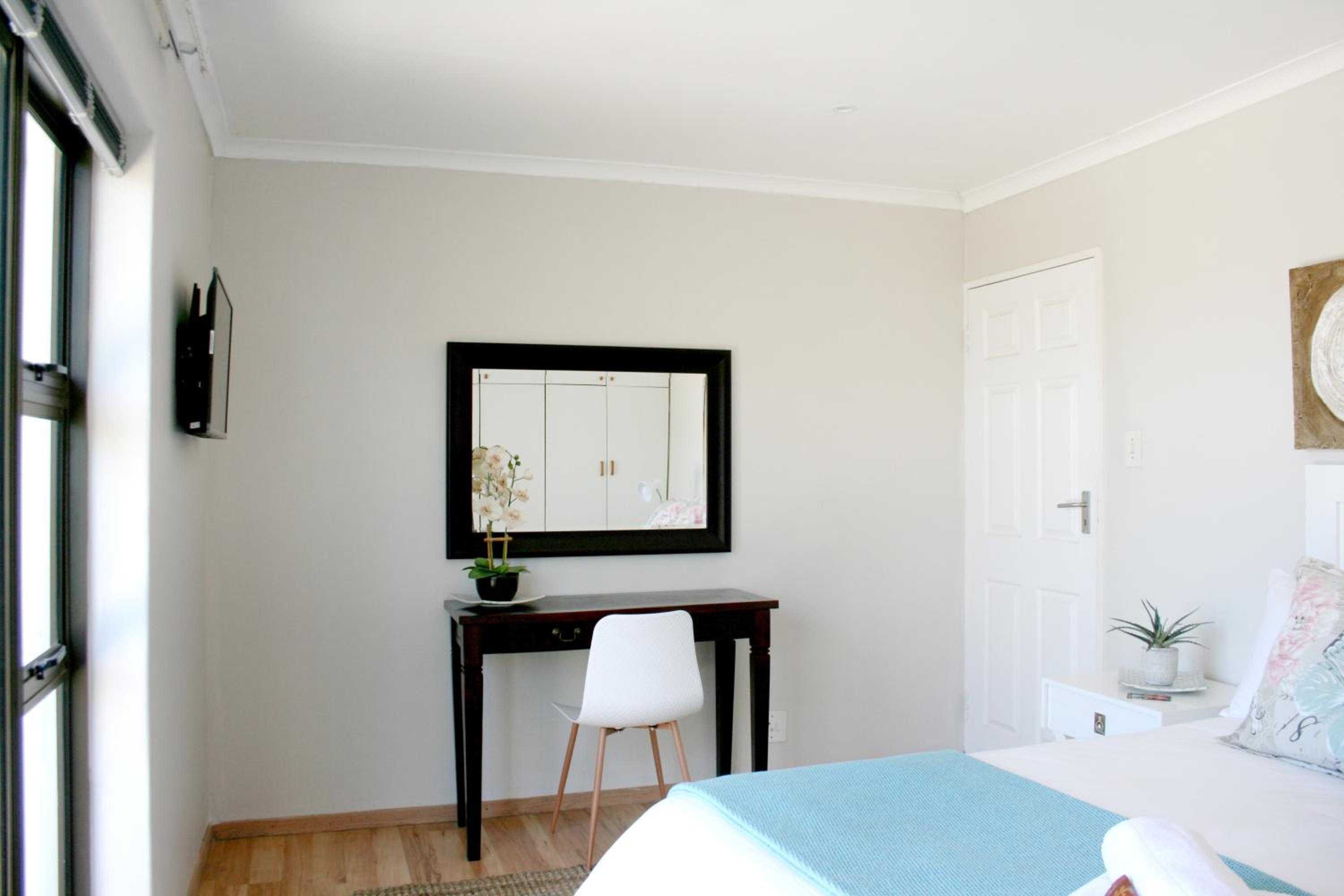 Standard Double Room - Photo 2