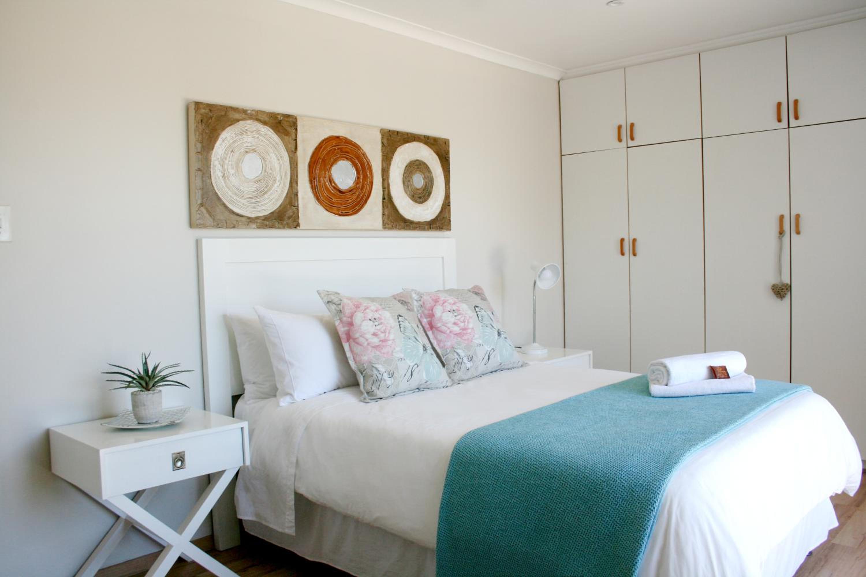 Standard Double Room - Photo 4