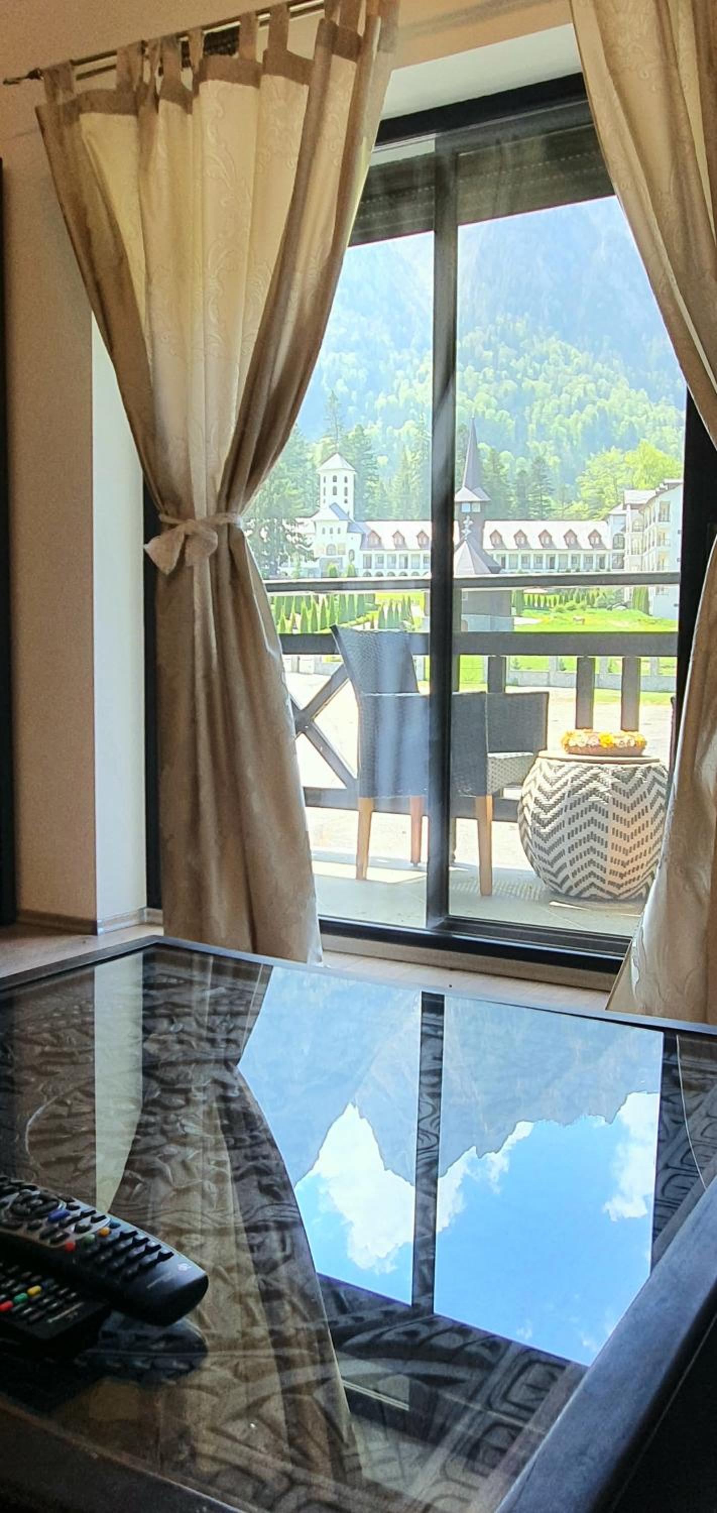 Apartment With Mountain View photo 1