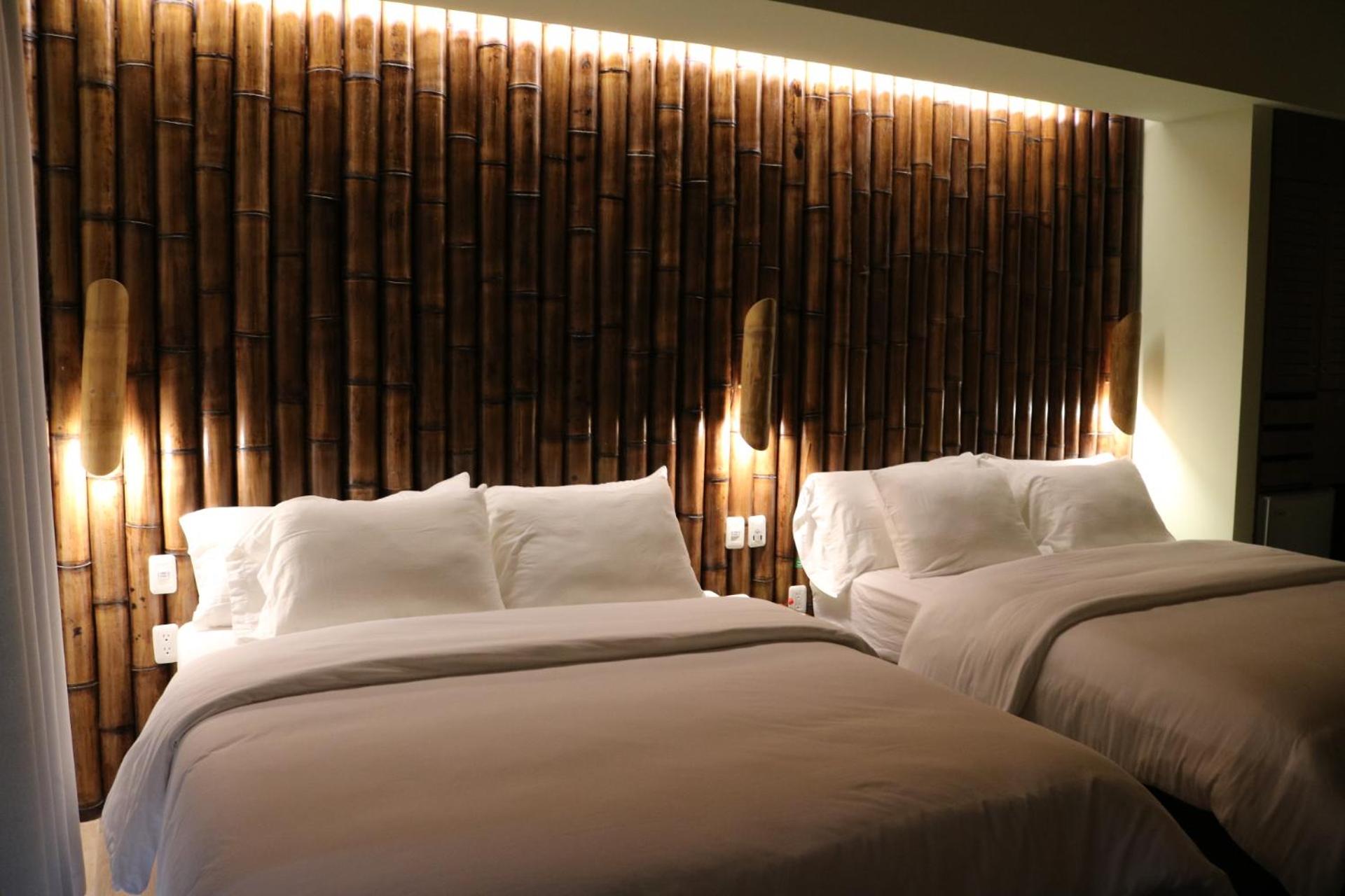 Queen Room photo 2