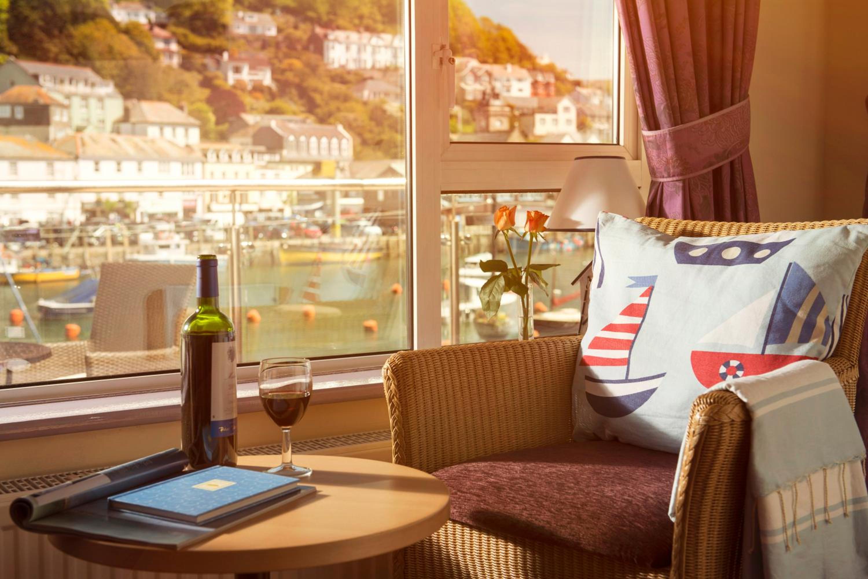 Twin Room with Harbor View - Downderry photo 3