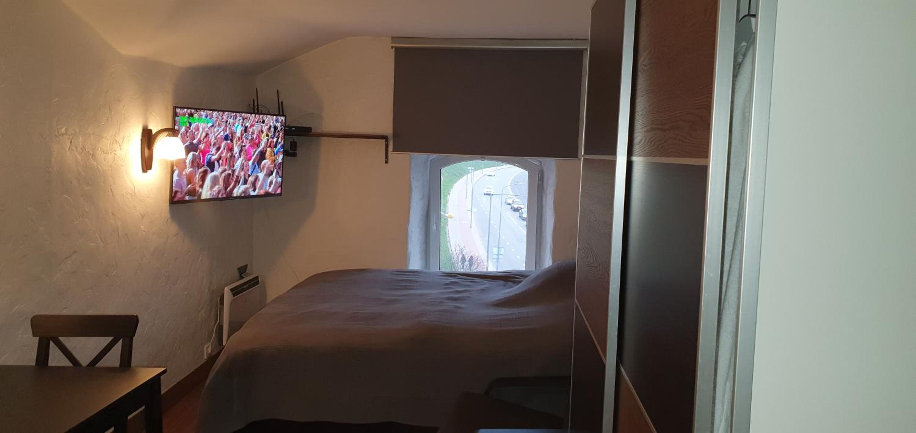 One-Bedroom Apartment - Photo 14