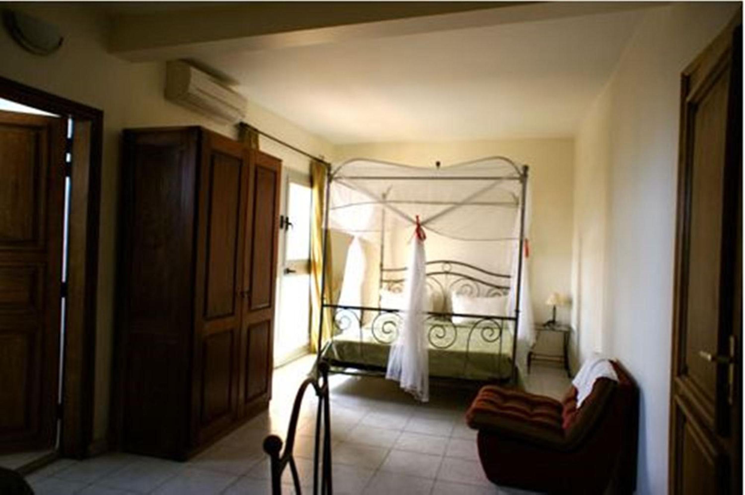 Family Room with Balcony photo 1