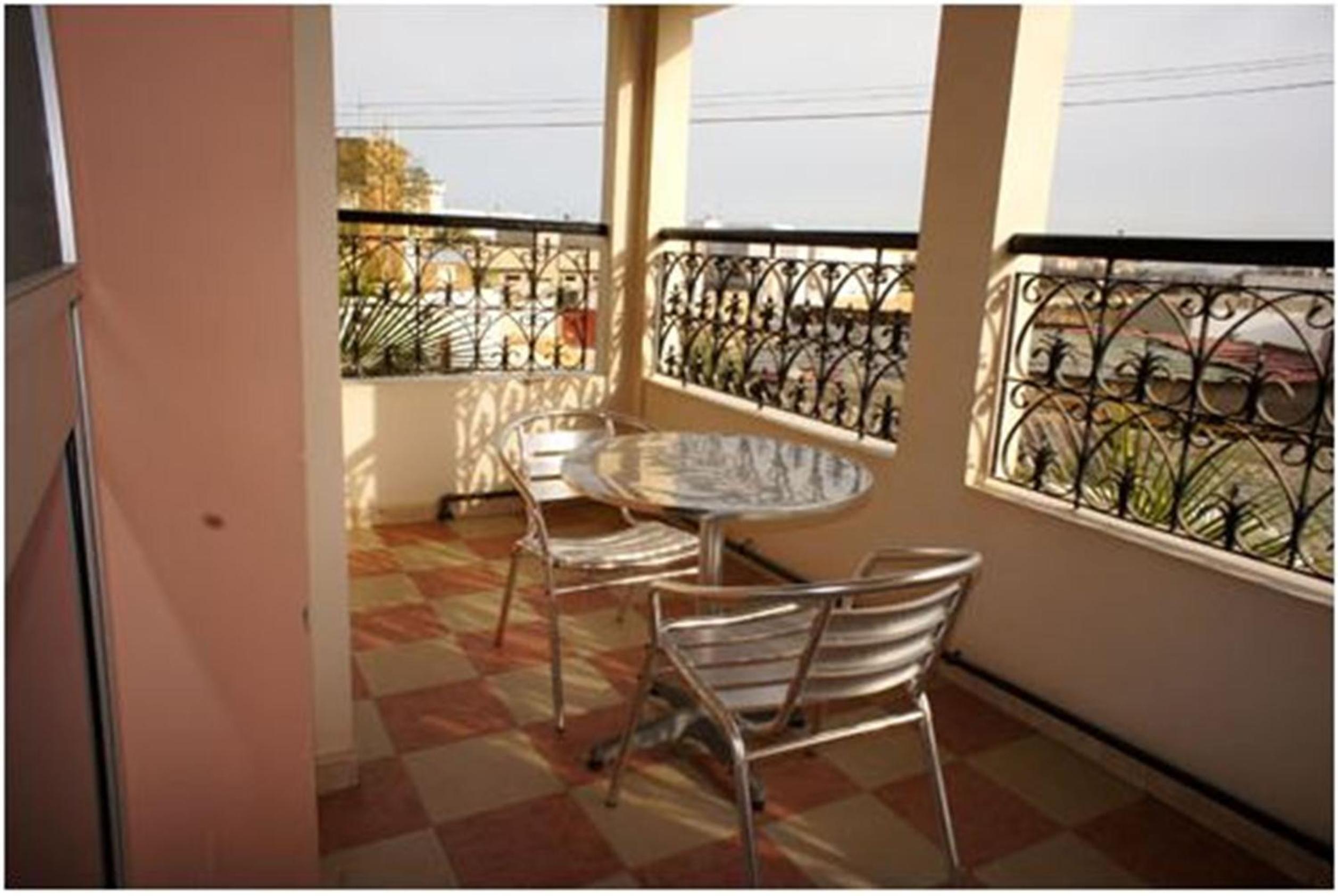 Family Room with Balcony photo 3