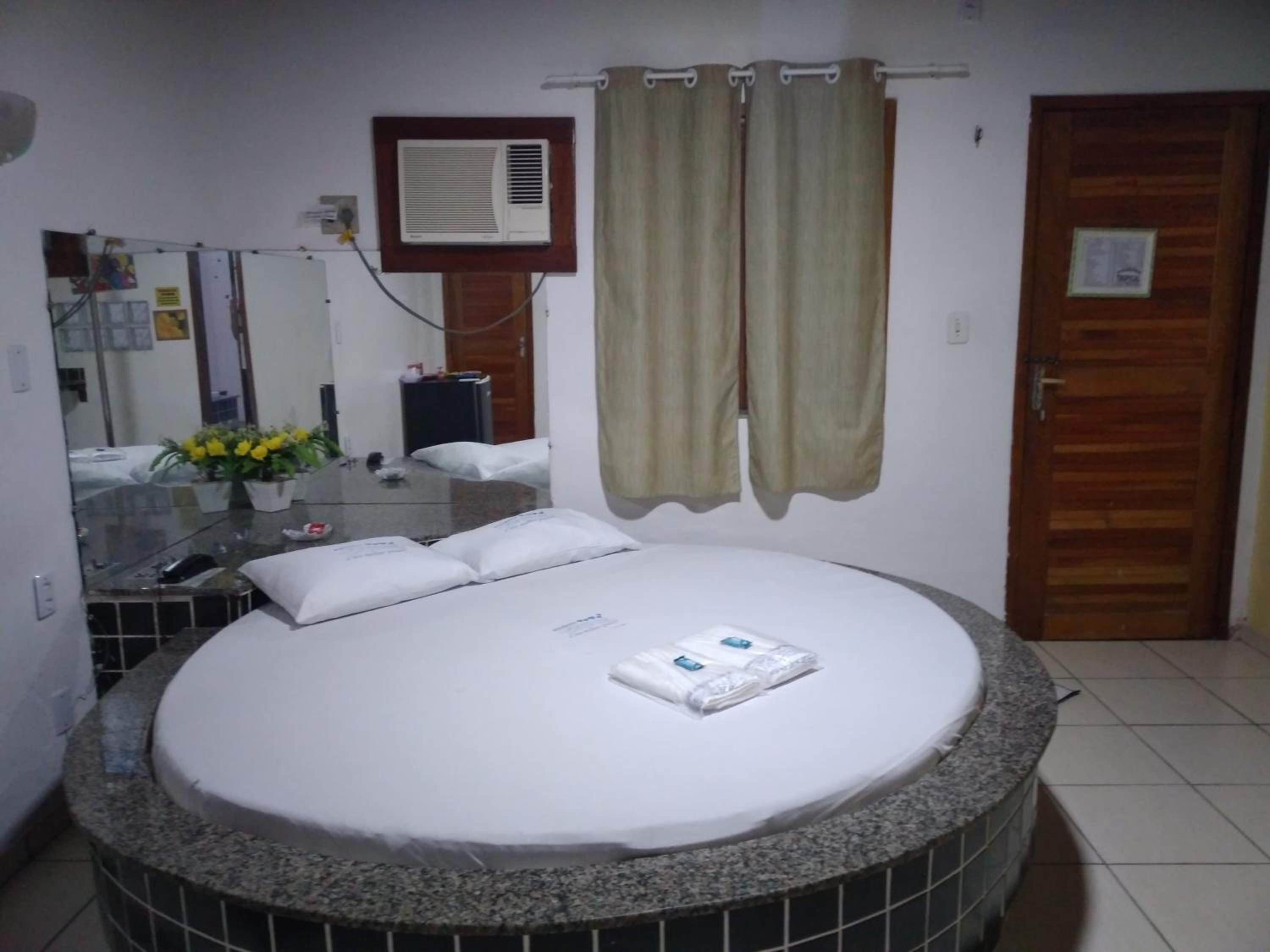 Deluxe Suite with Spa Bath photo 1