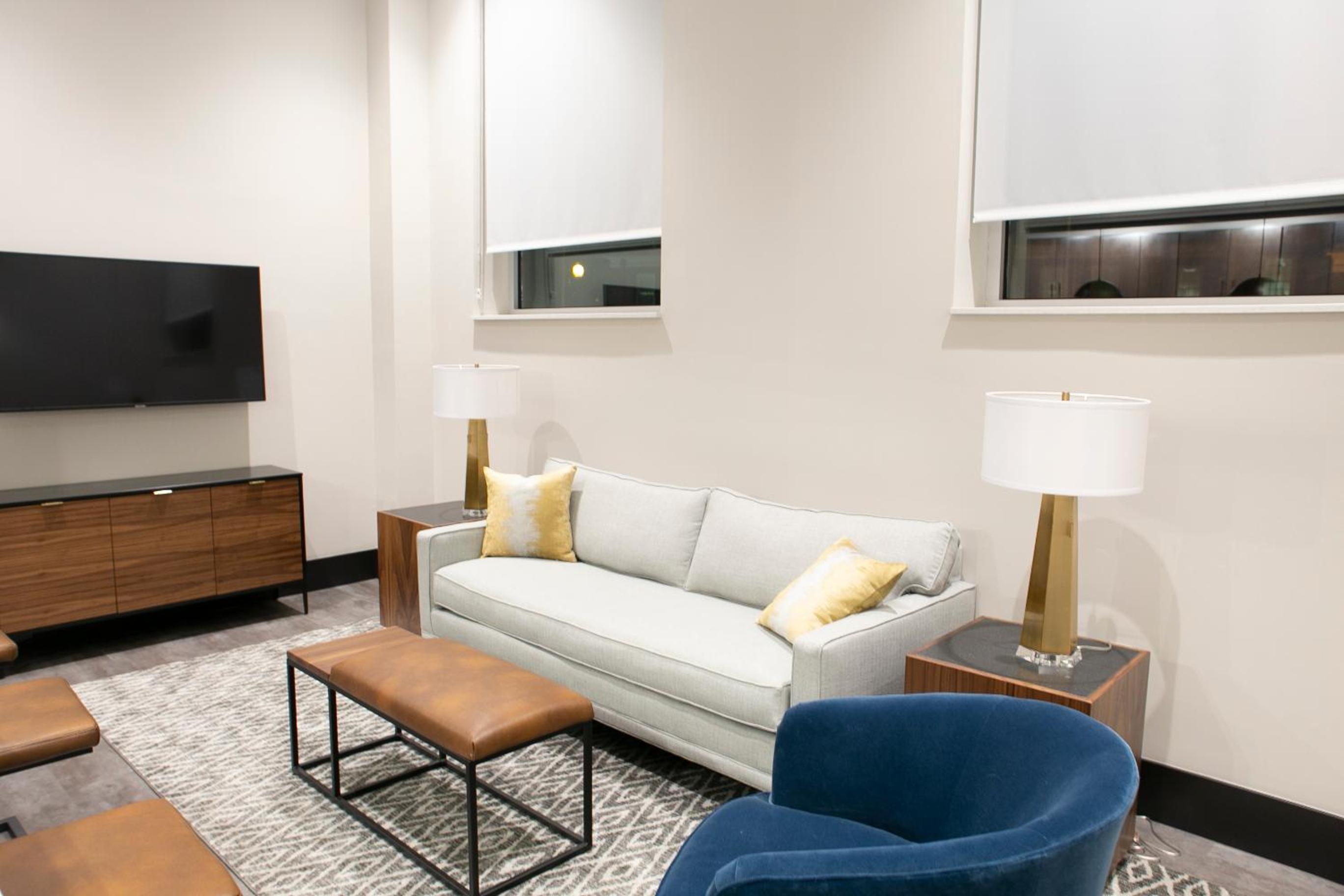 King Suite - Photo 3