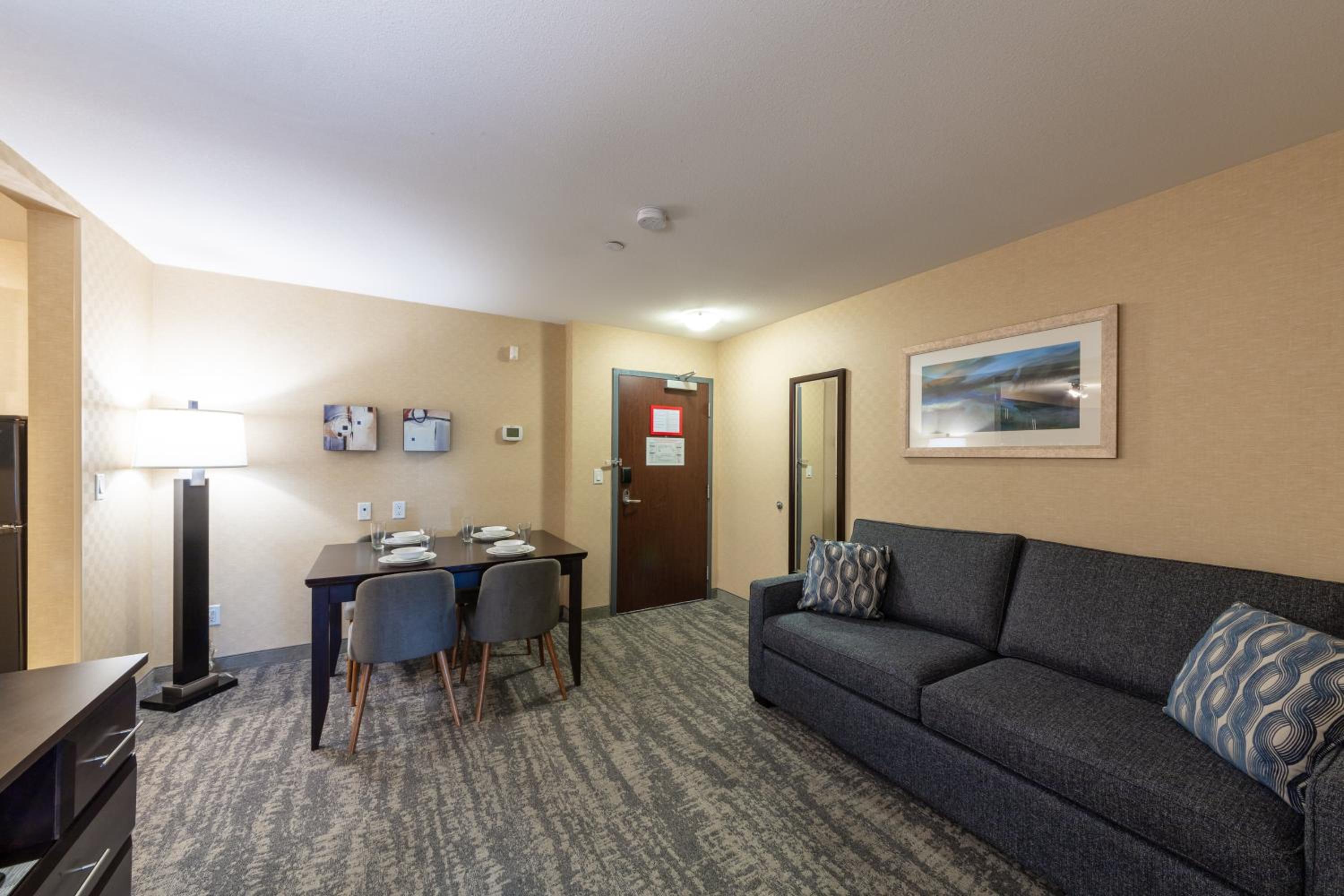 Executive King Suite - Photo 13