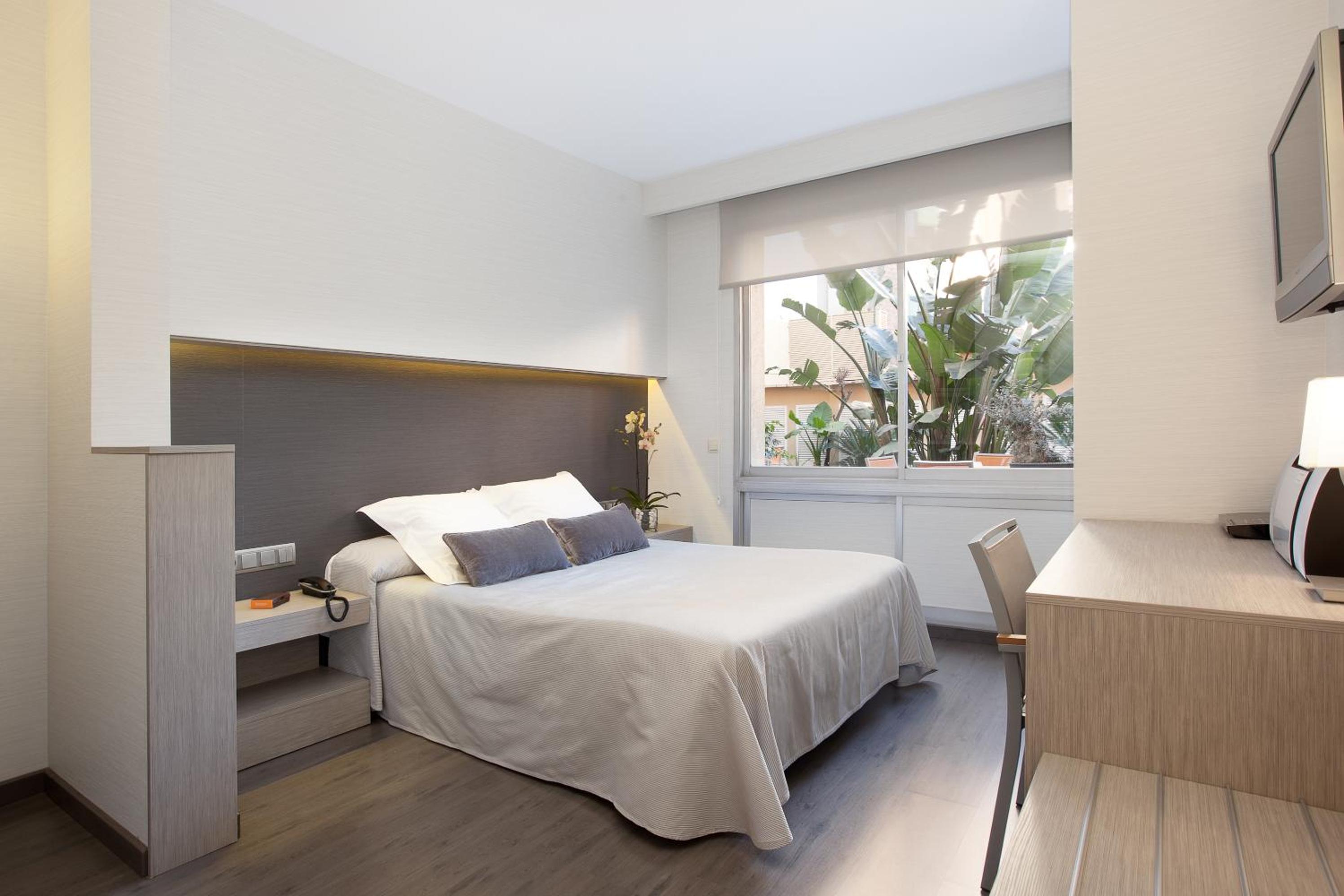 Standard Double or Twin Room with Garden View photo 3