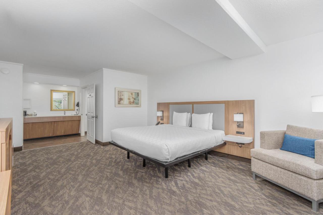 King room, Disability Access