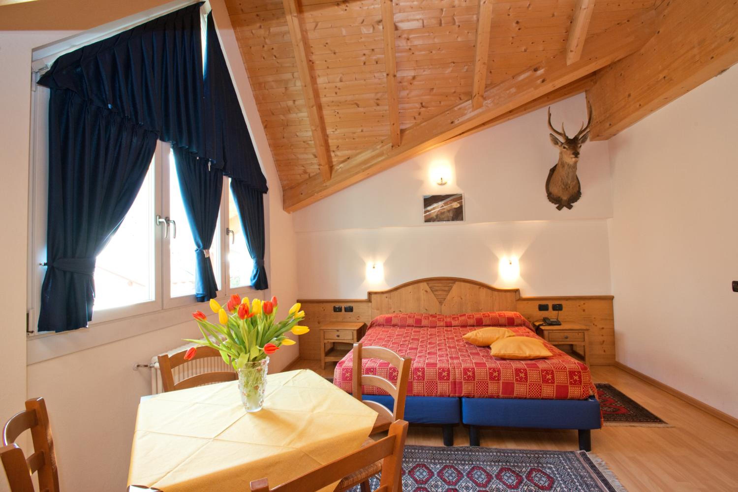 Deluxe Family Room - Photo 6