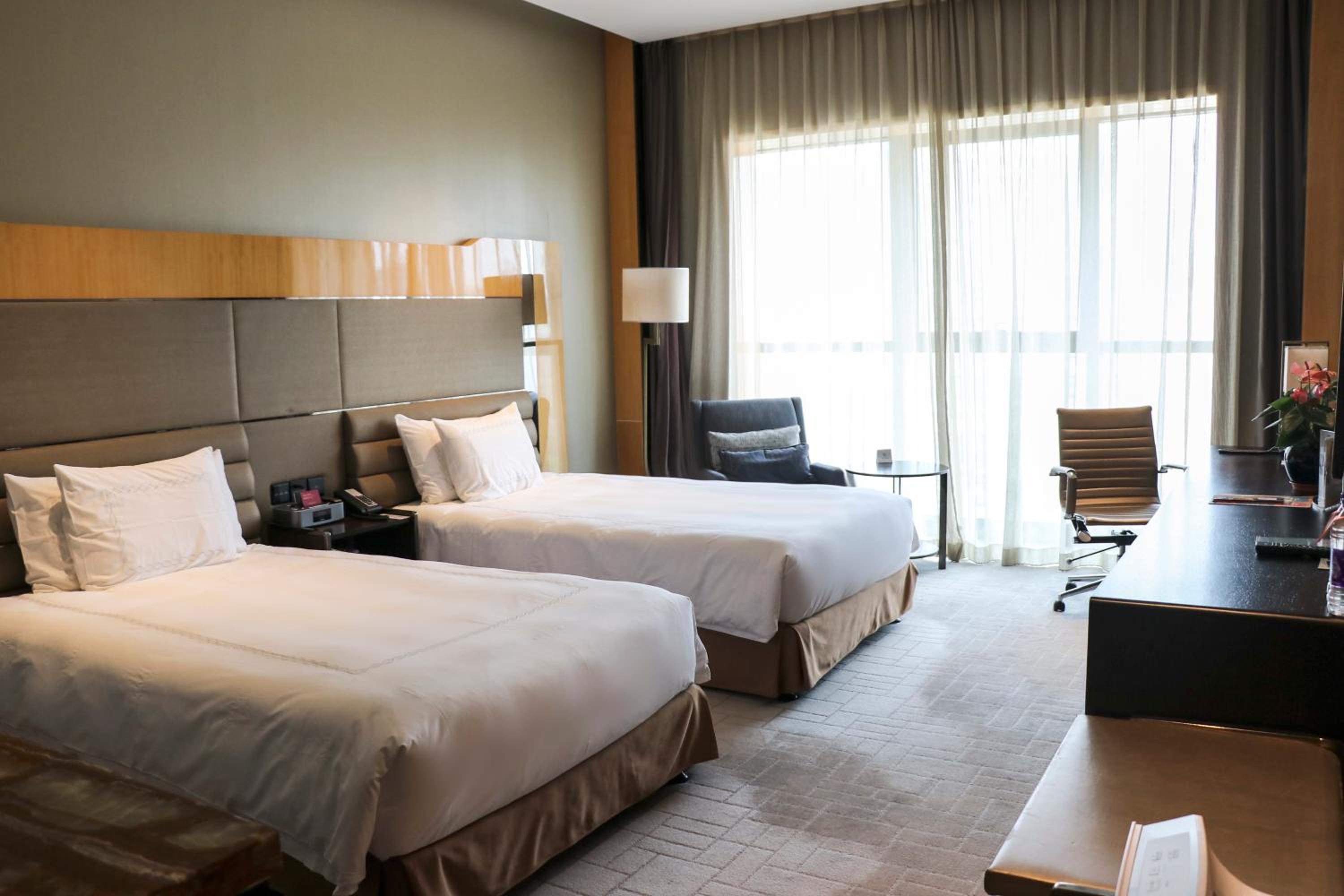 Standard Twin Room with City View - Lounge Access