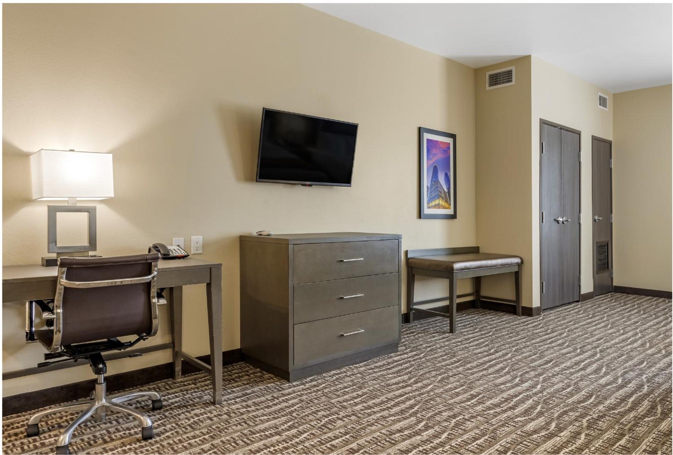 Comfort Suites Near Sam Houston Race Park, Photo 11