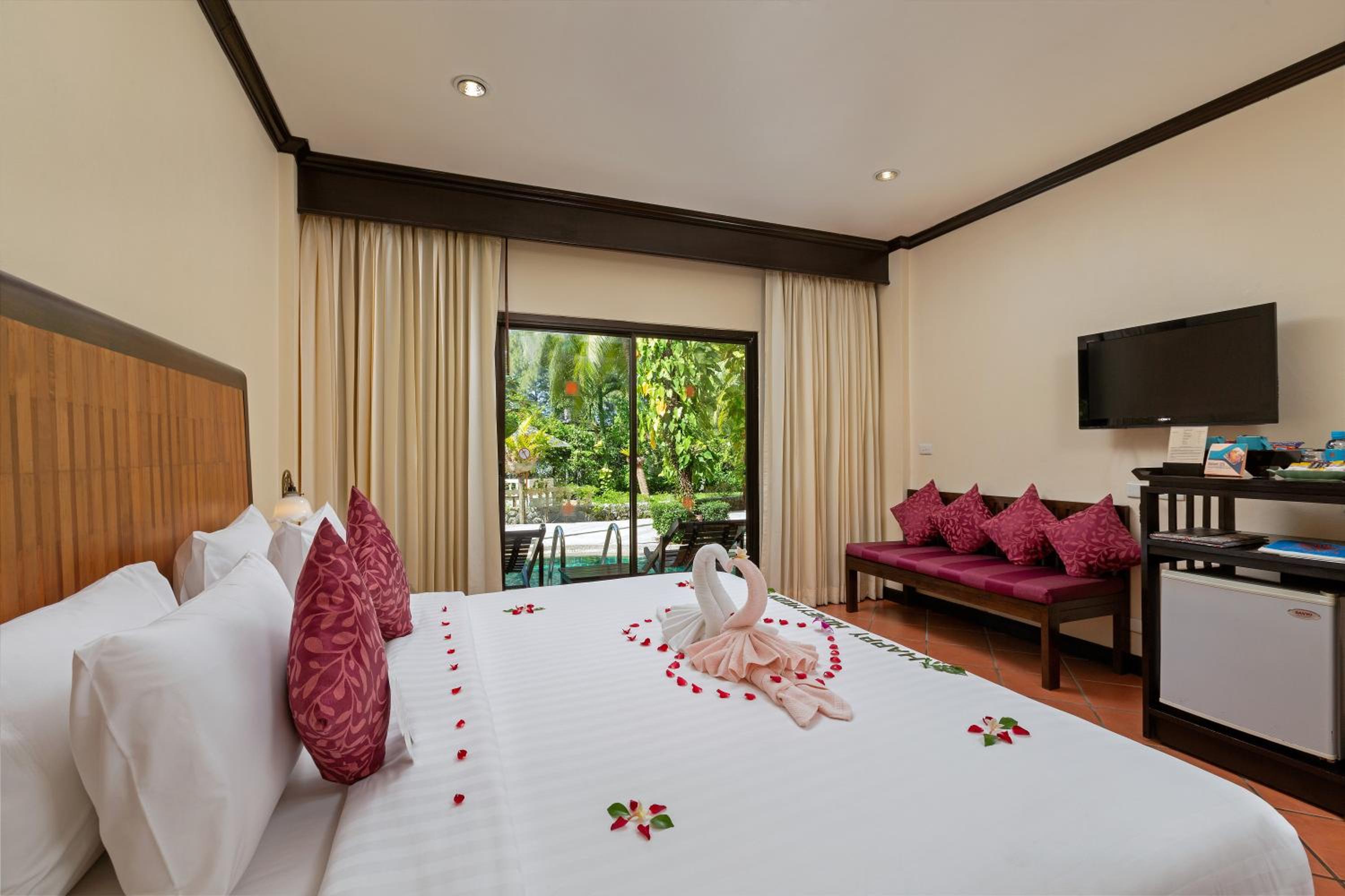 Deluxe Double Room with Pool Access photo 1