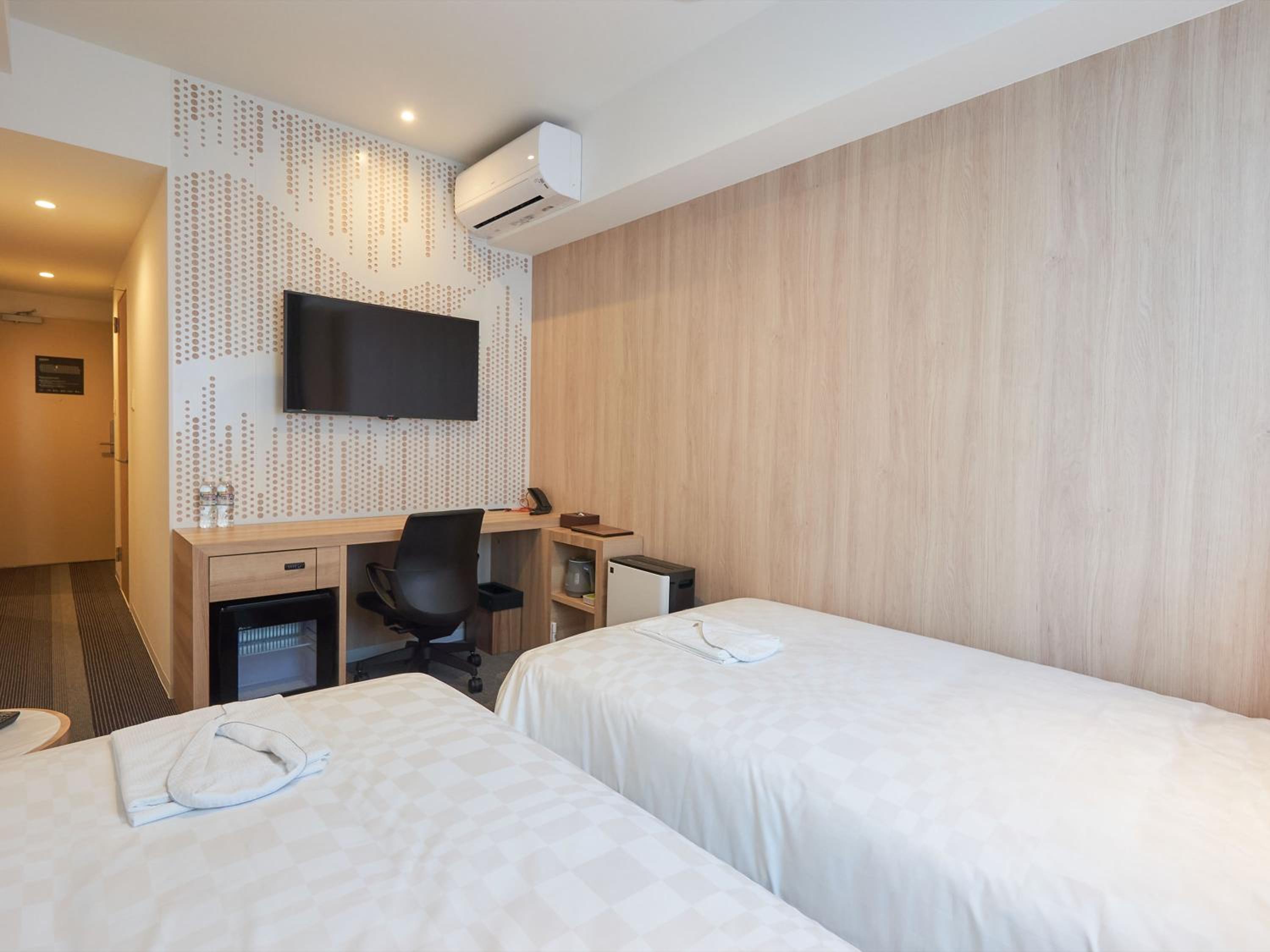 Twin Room - Photo 15