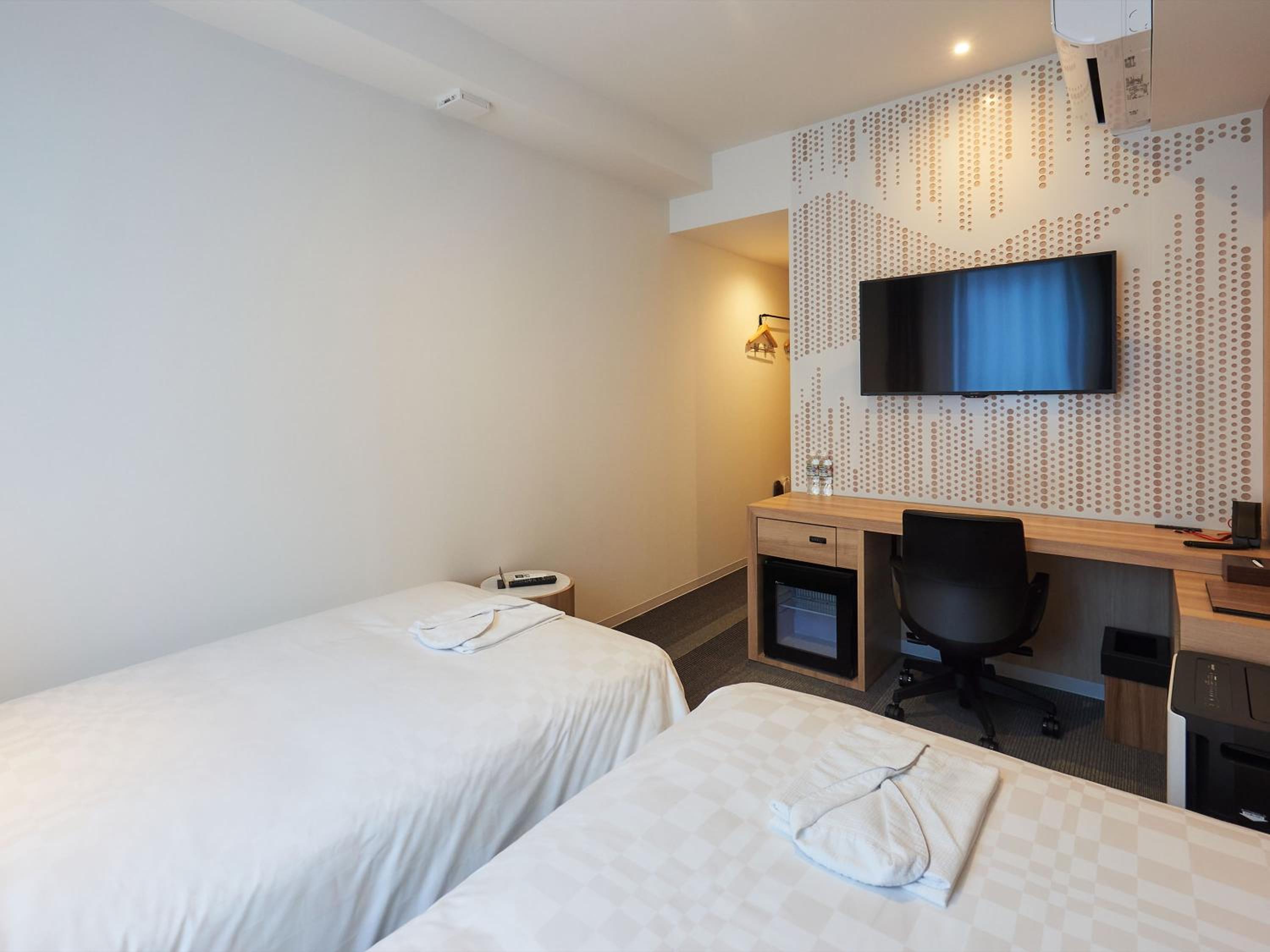 Twin Room - Photo 14