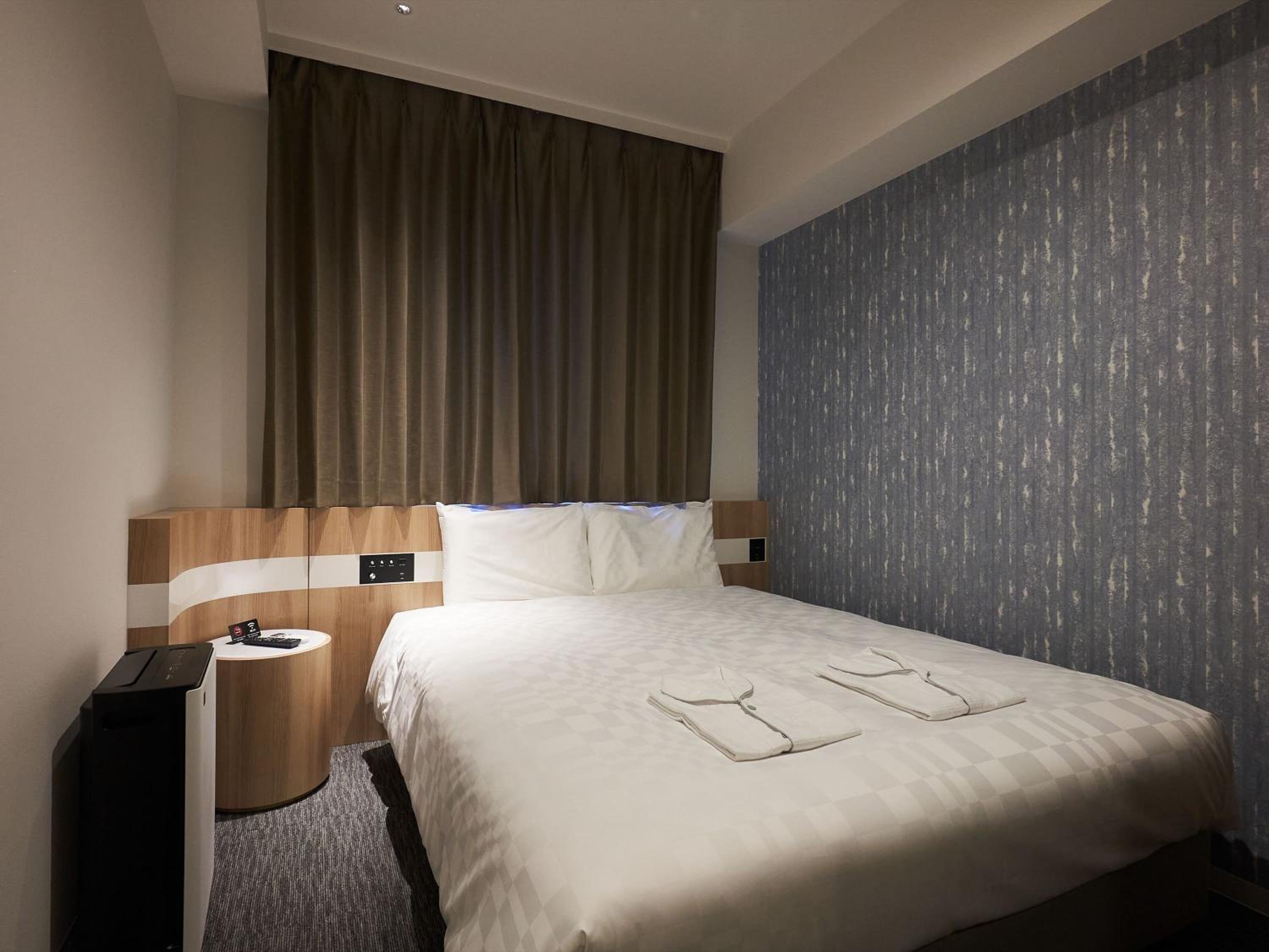Double Room - Photo 16