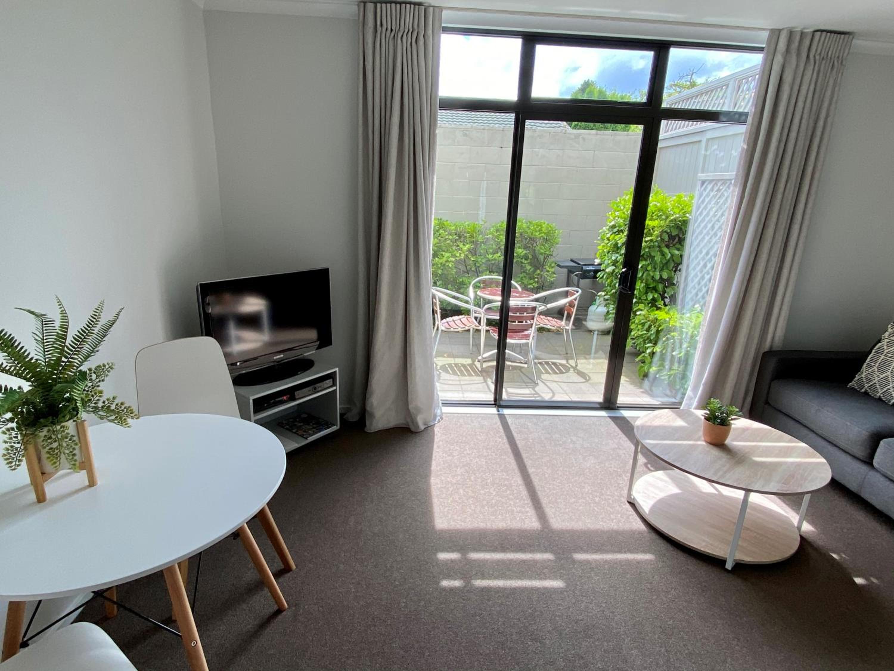 Deluxe Junior Suite - Photo 5