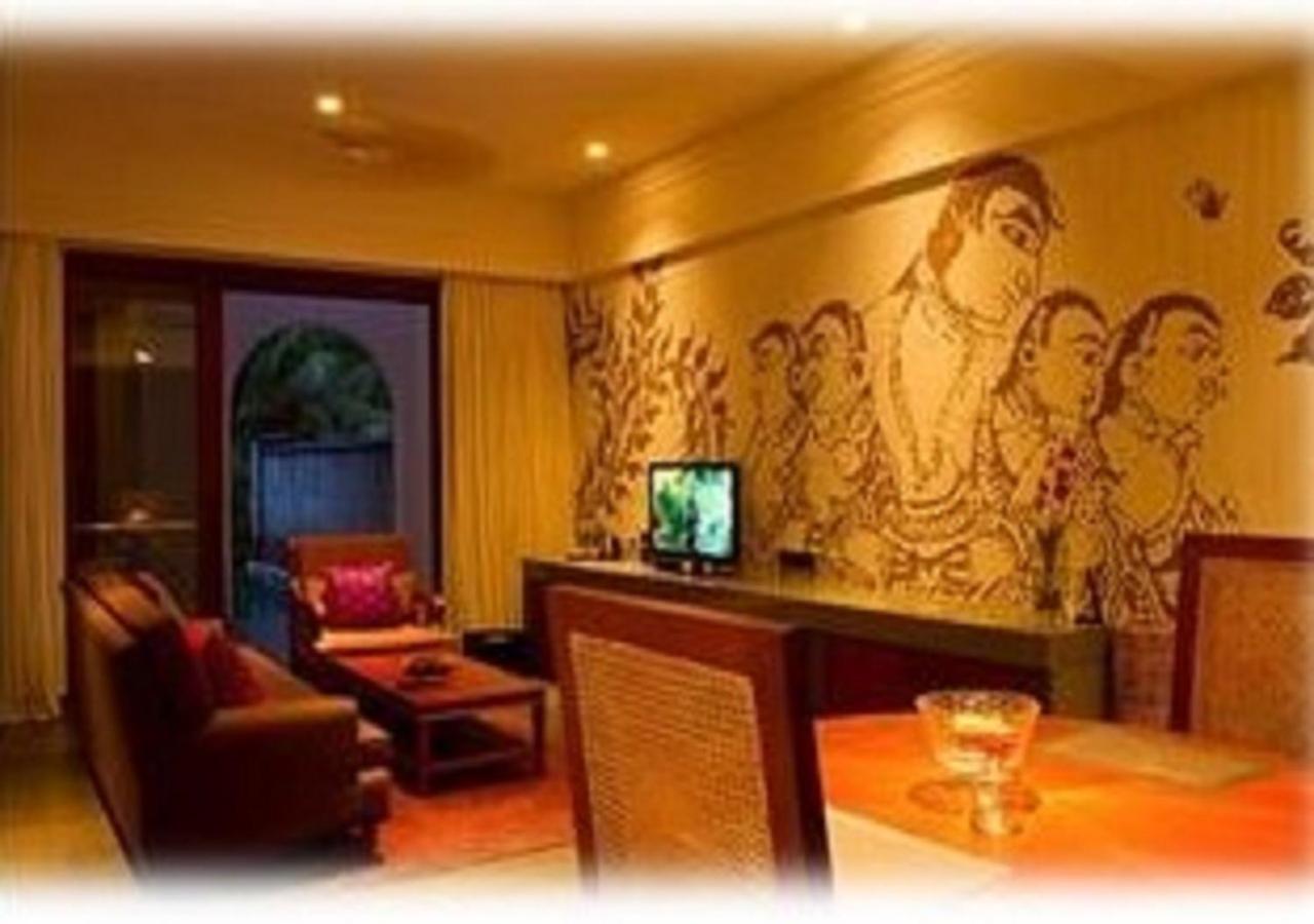 Luxury Suite with Terrace