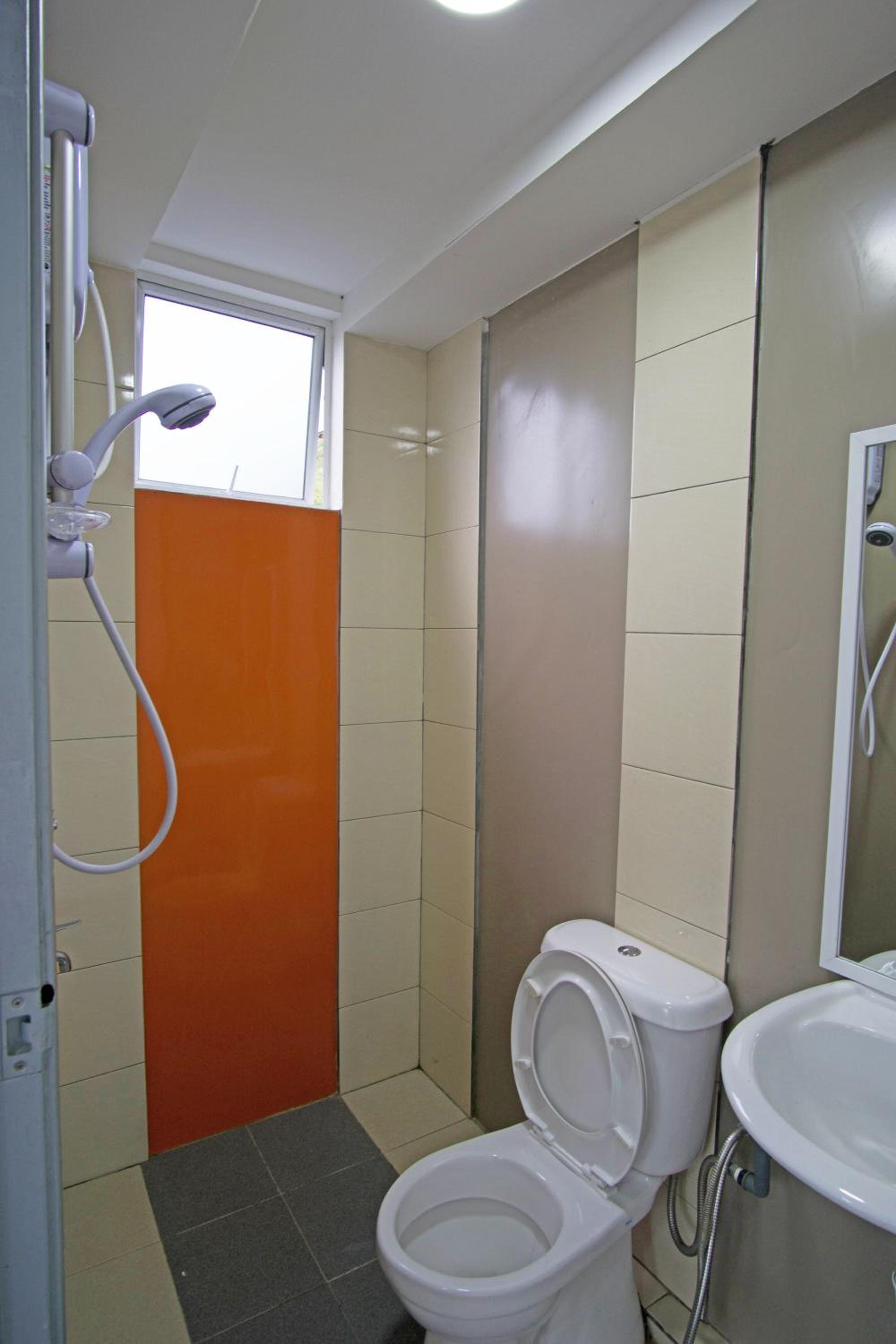 Deluxe Queen Room with Garden View photo 3