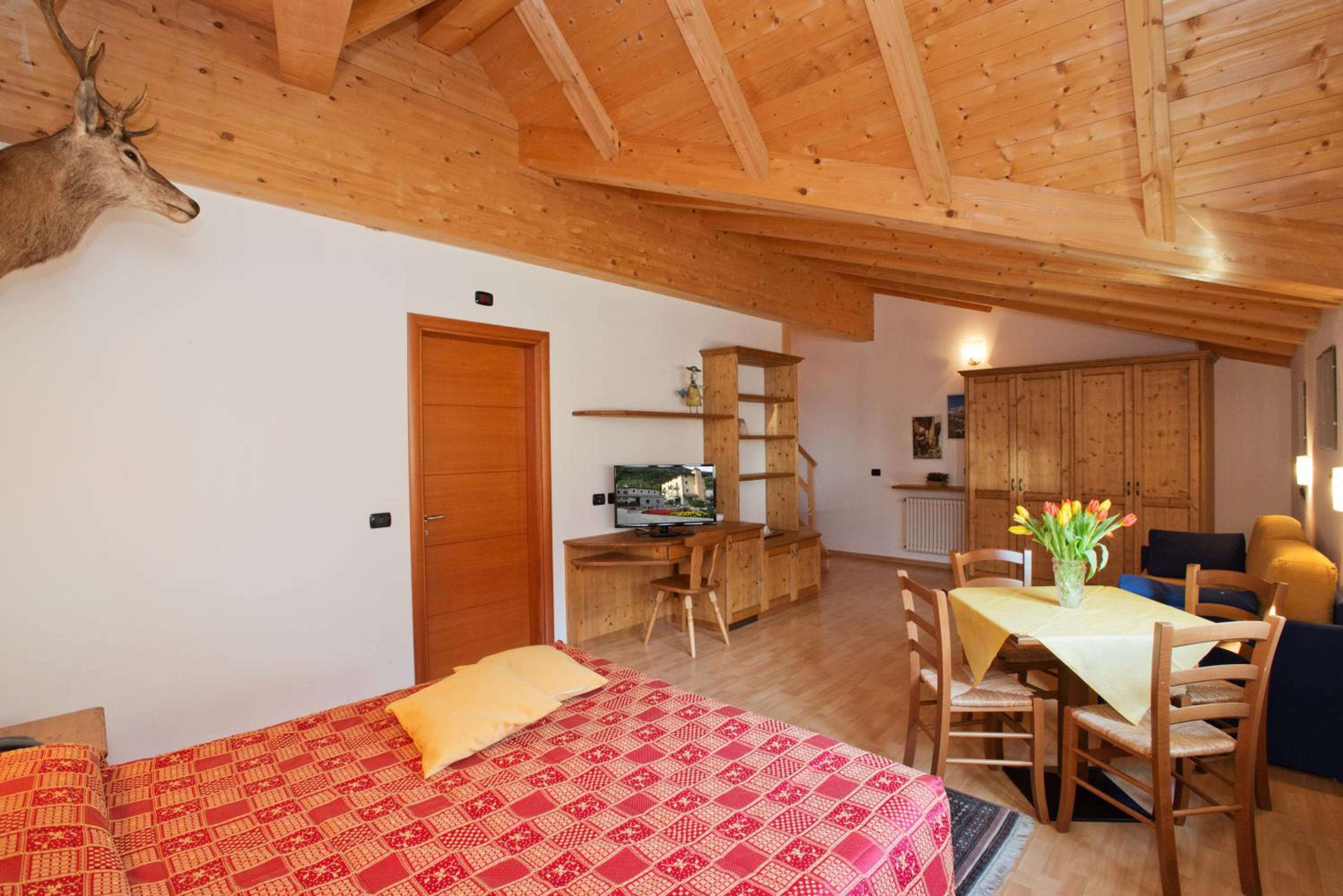Deluxe Family Room - Photo 3