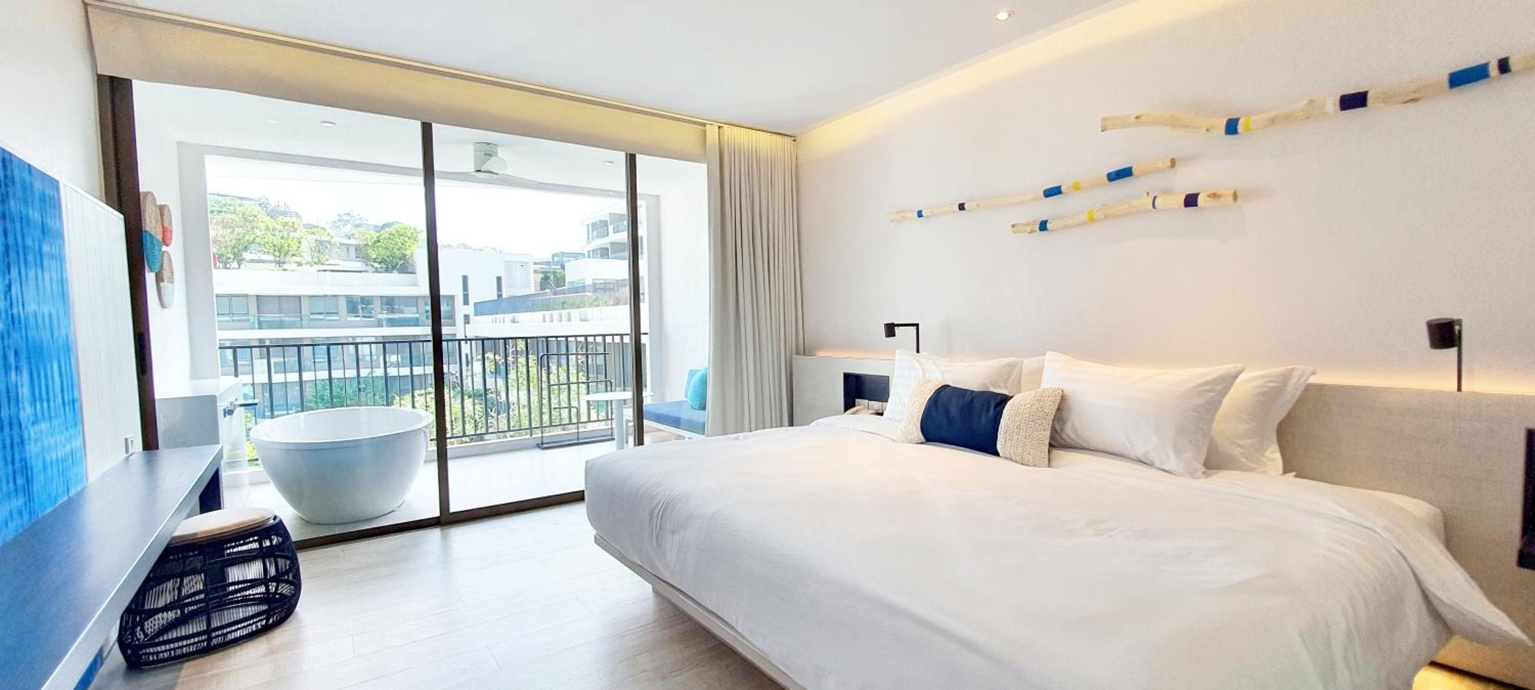 Deluxe King Room - Photo 5