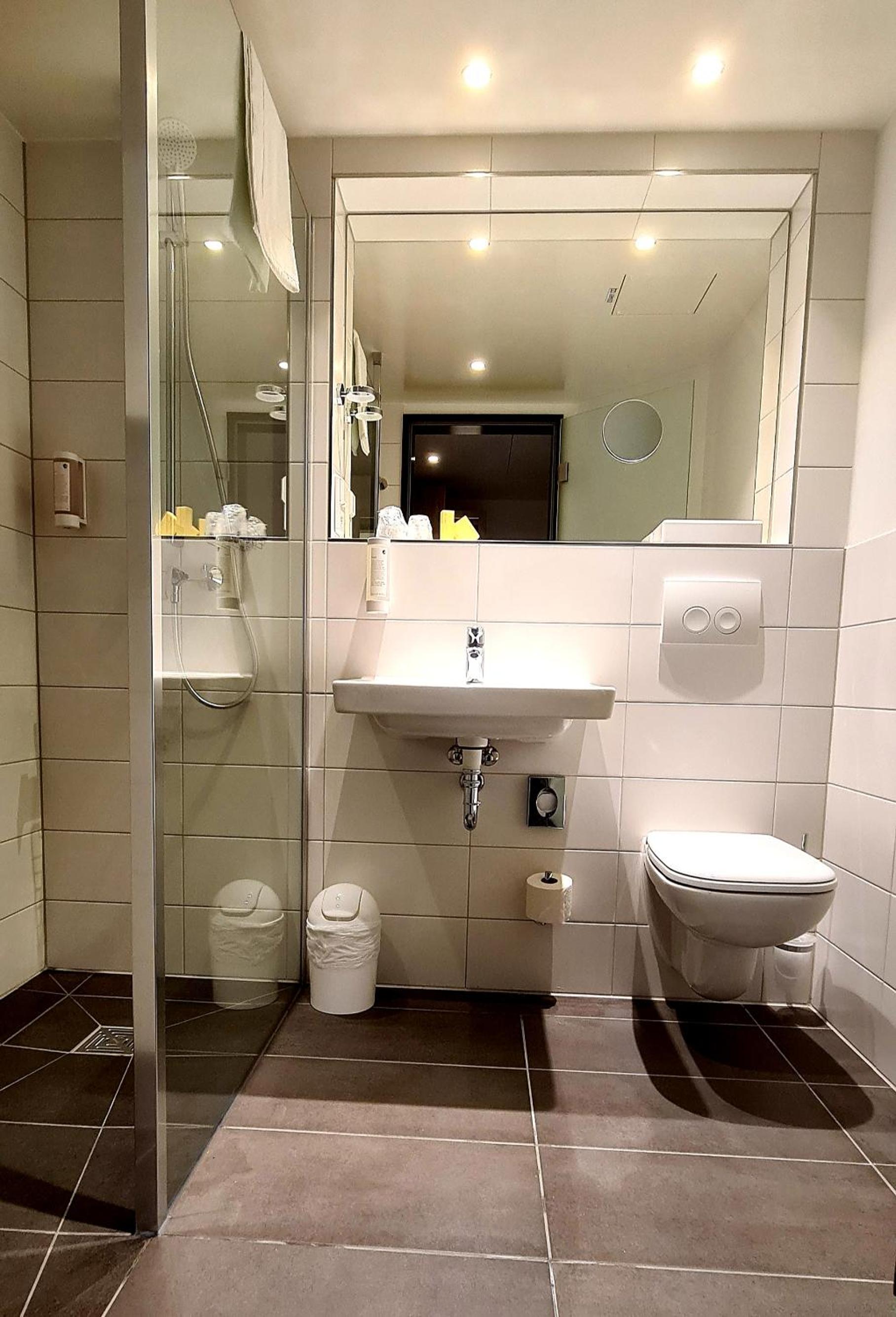 Double Room with Private Bathroom - Photo 5