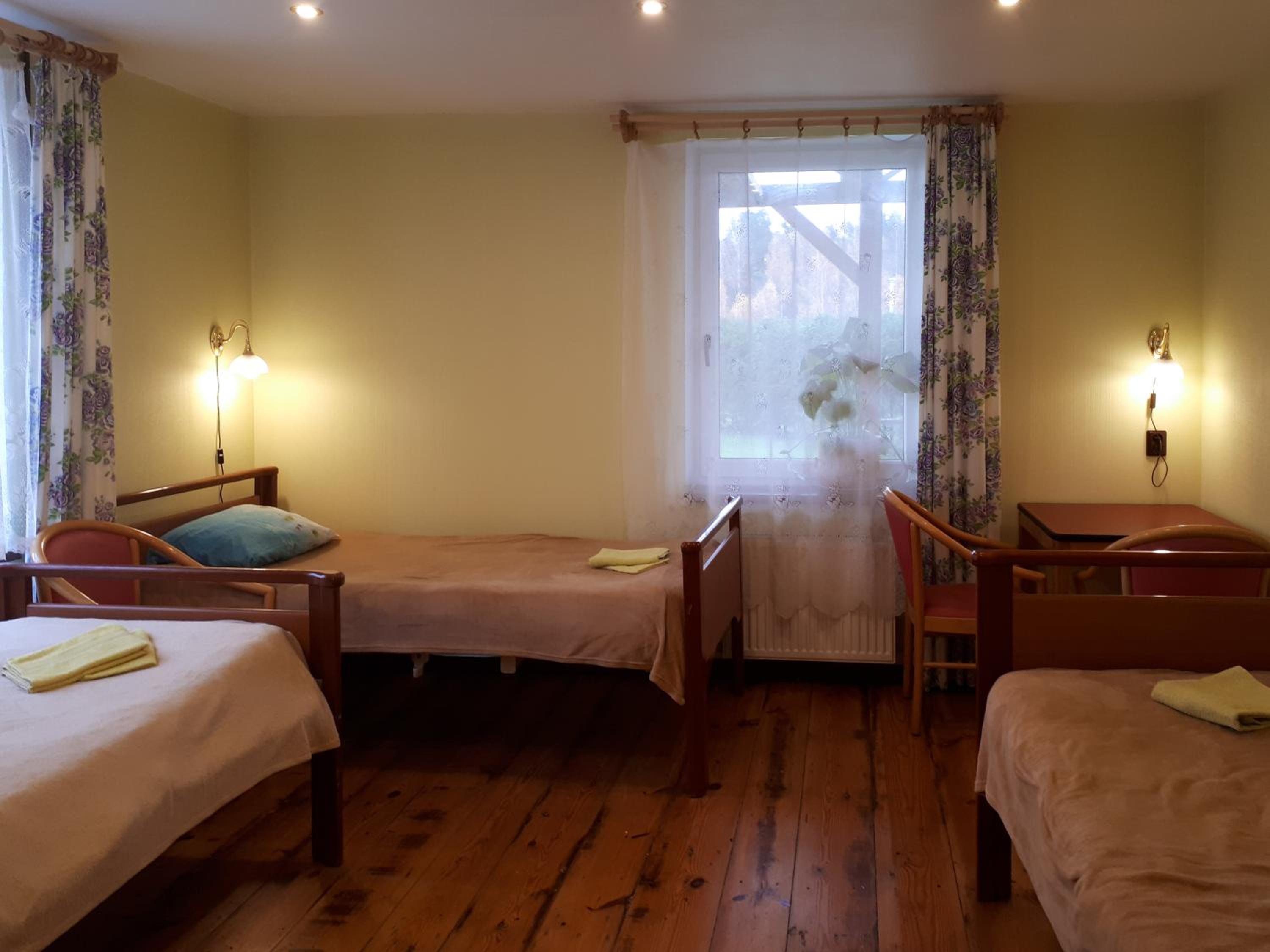 Triple Room with Shared Bathroom photo 3