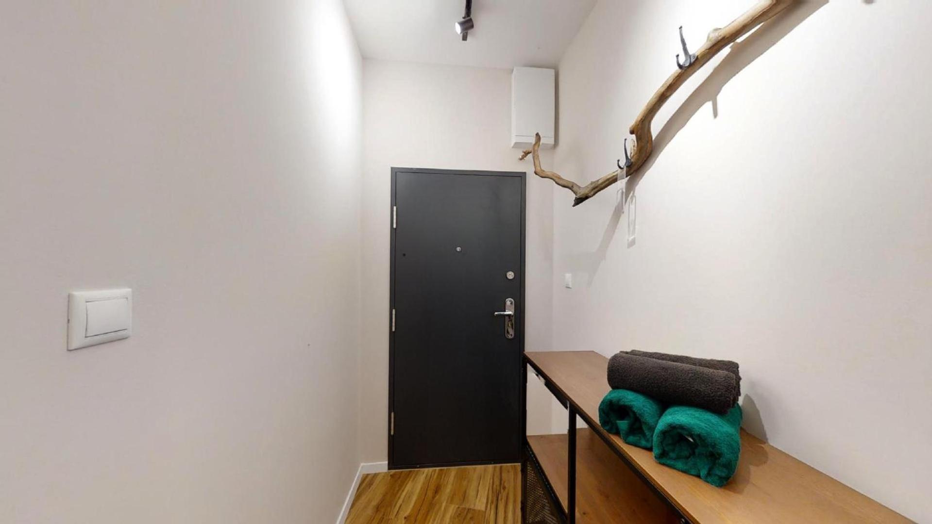 One-Bedroom Apartment - Photo 17
