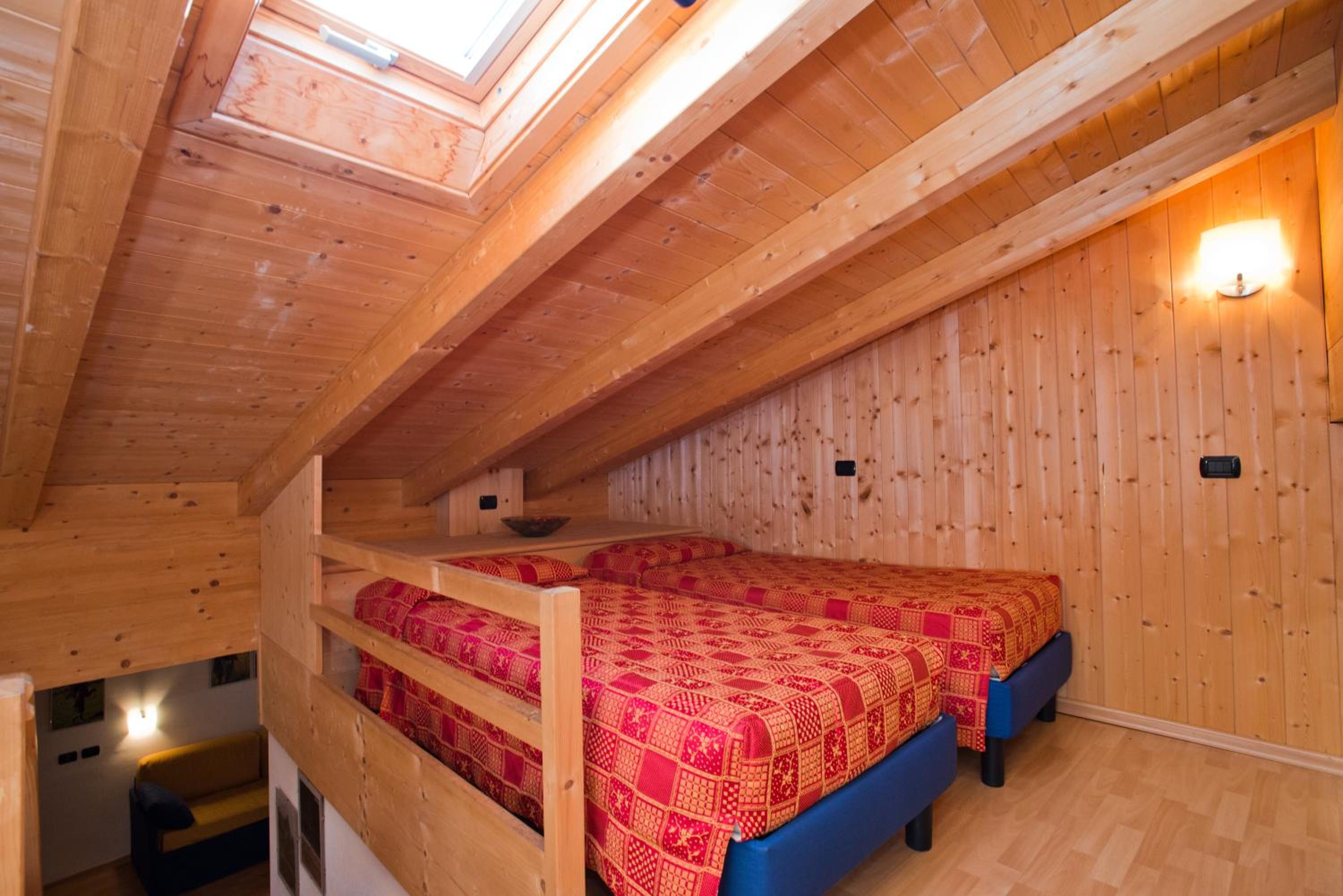 Deluxe Family Room - Photo 1