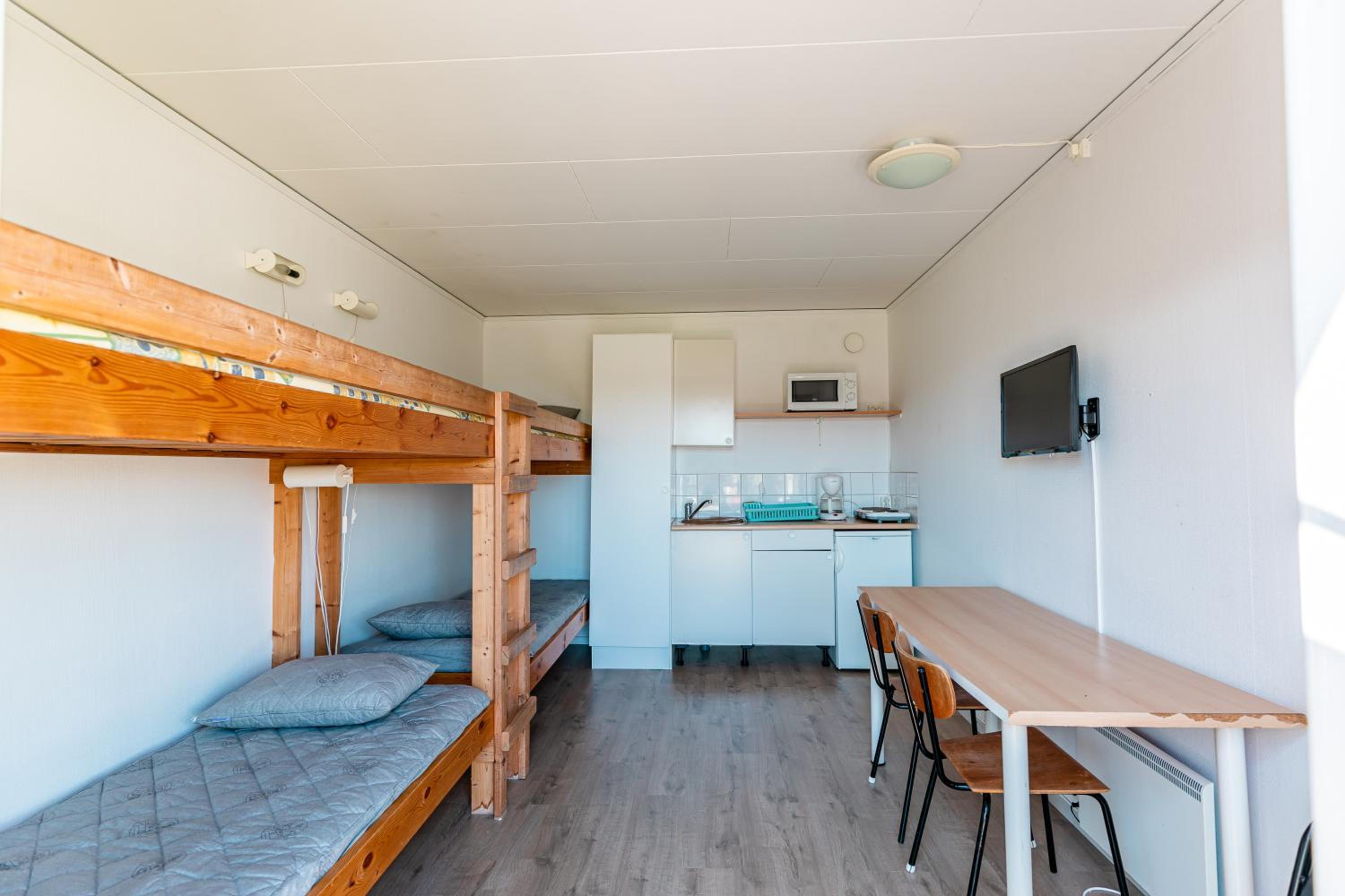 Quadruple Room with Shared Bathroom photo 3