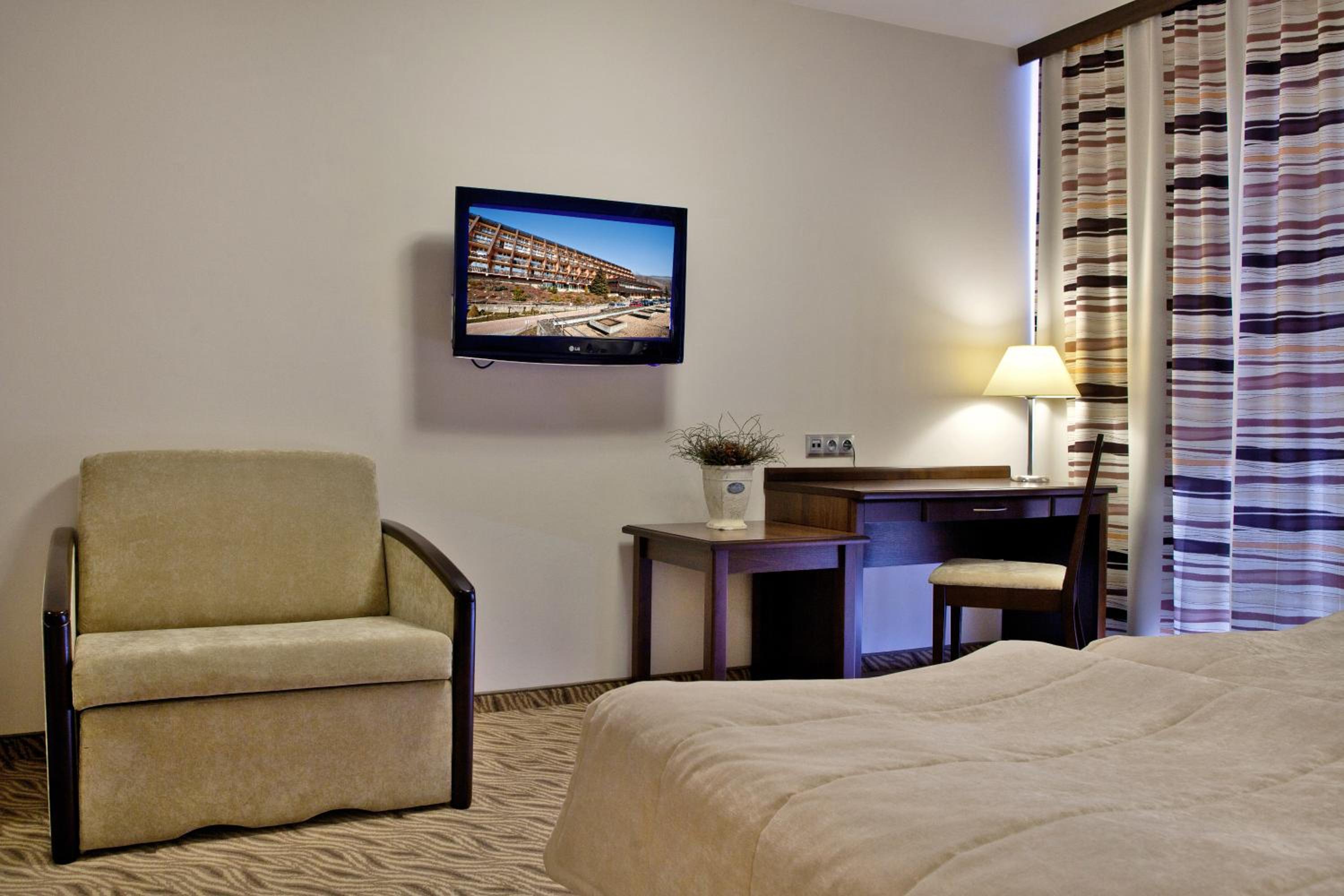 Double Room with Extra Bed photo 3
