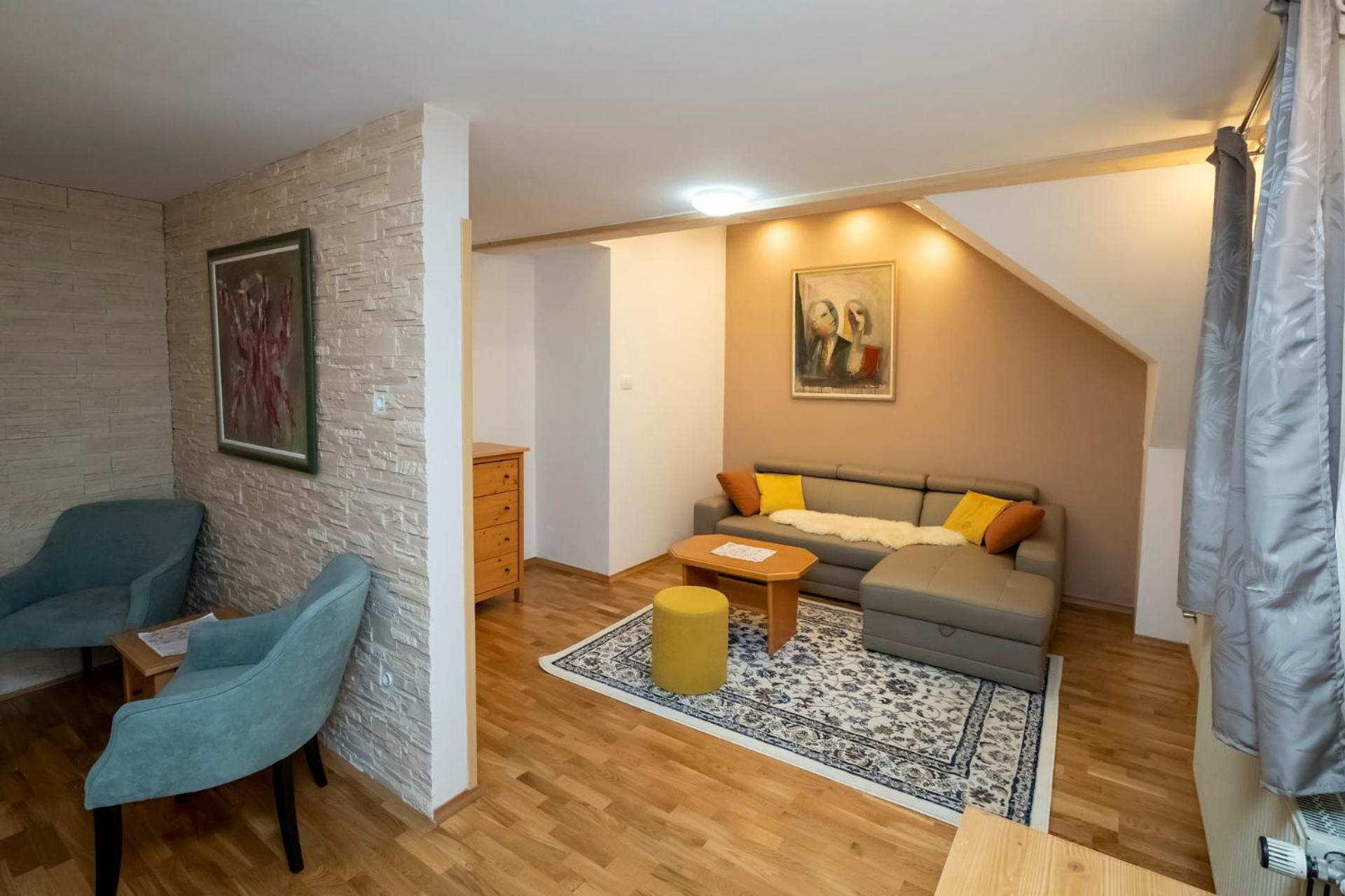 Two-Bedroom Suite - Photo 4
