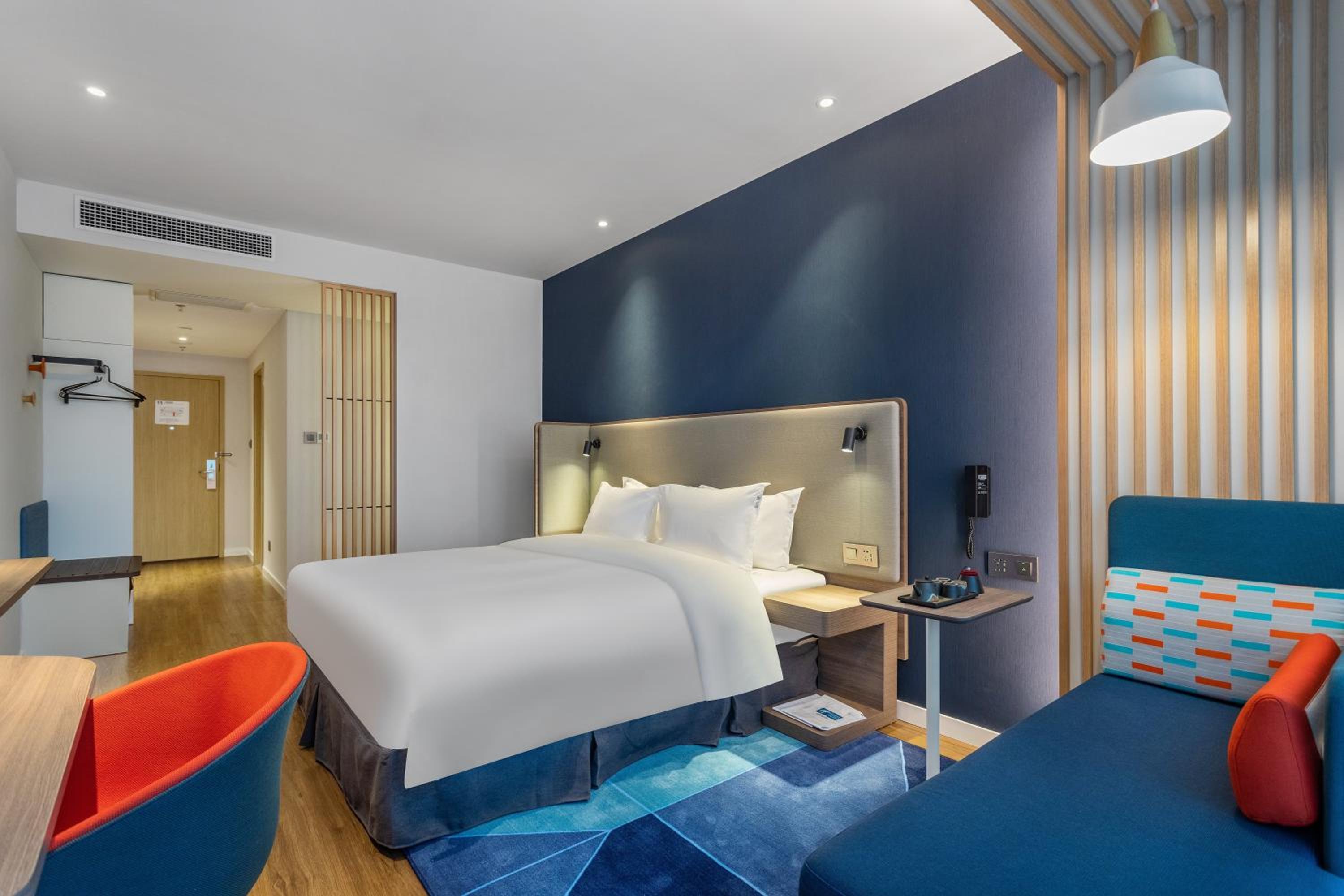 Standard King Room - Photo 6