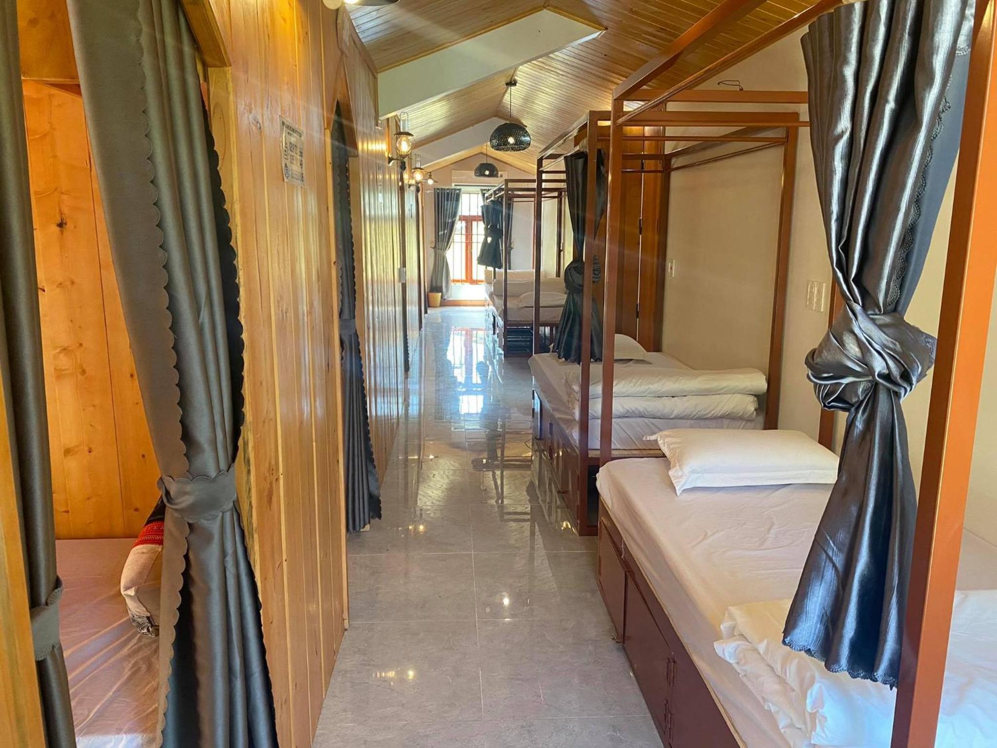 Single Bed in 10-Bed Dormitory Room photo 1