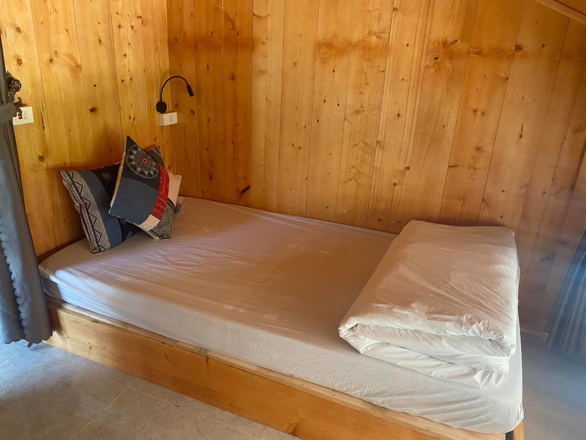 Single Bed in 10-Bed Dormitory Room photo 2
