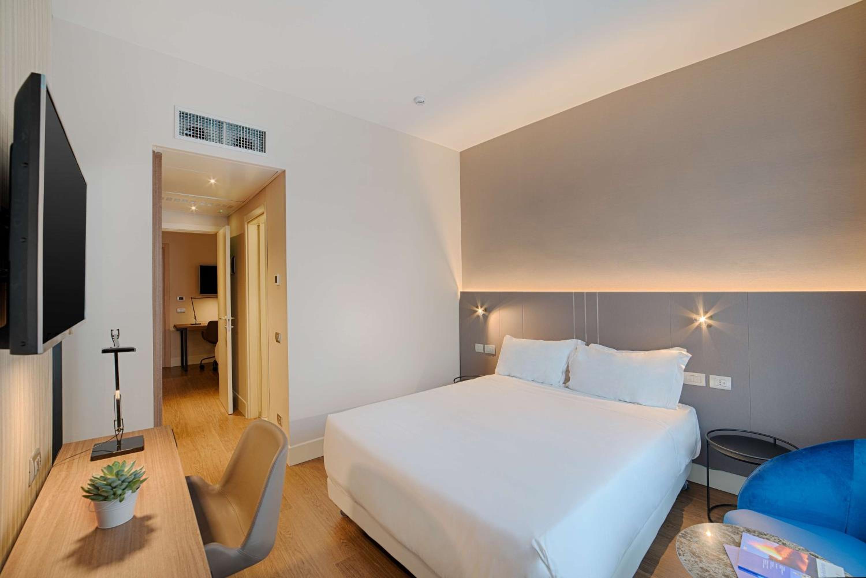 Family Connecting Room (3 Adults + 1 Child)