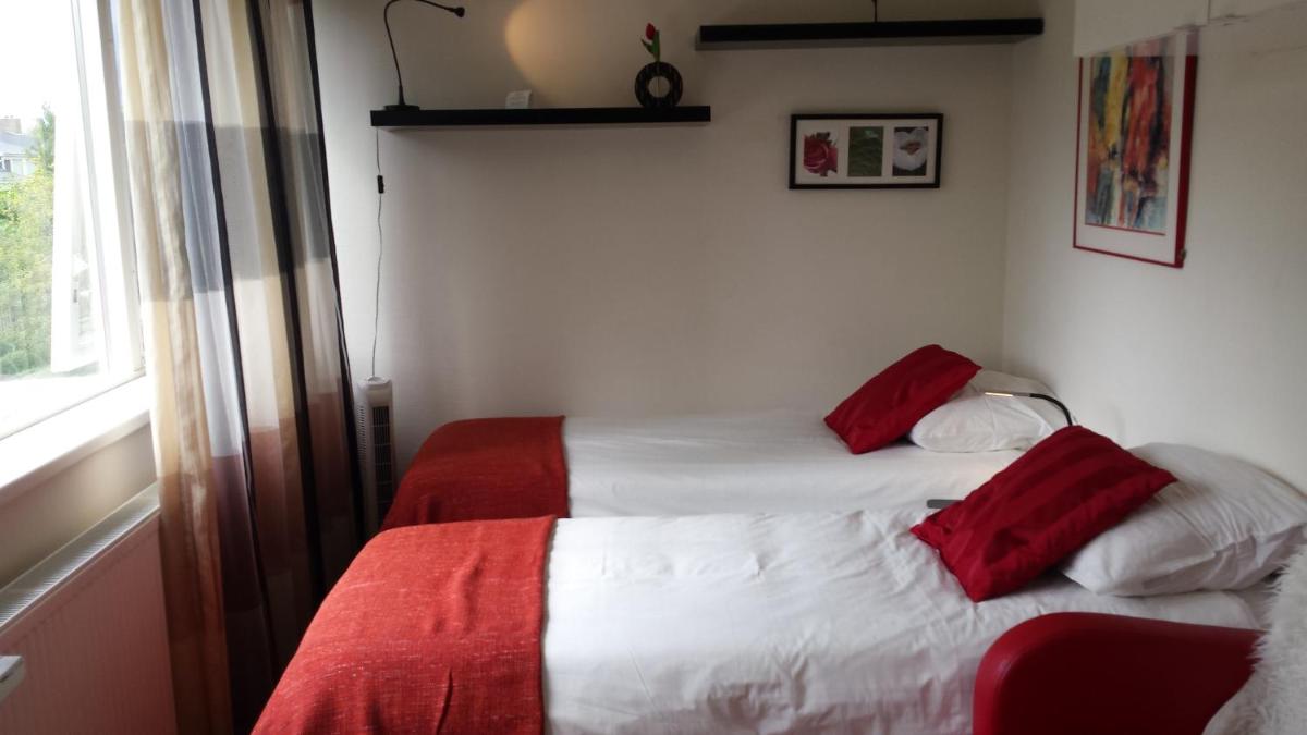 Budget Twin Room photo 3