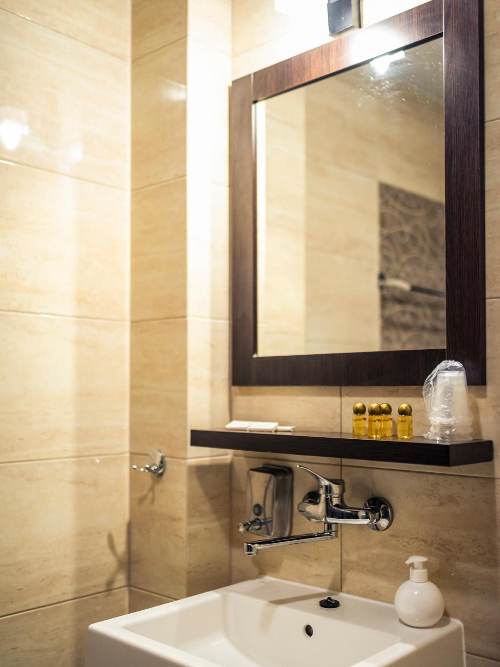 Superior Room - Photo 9