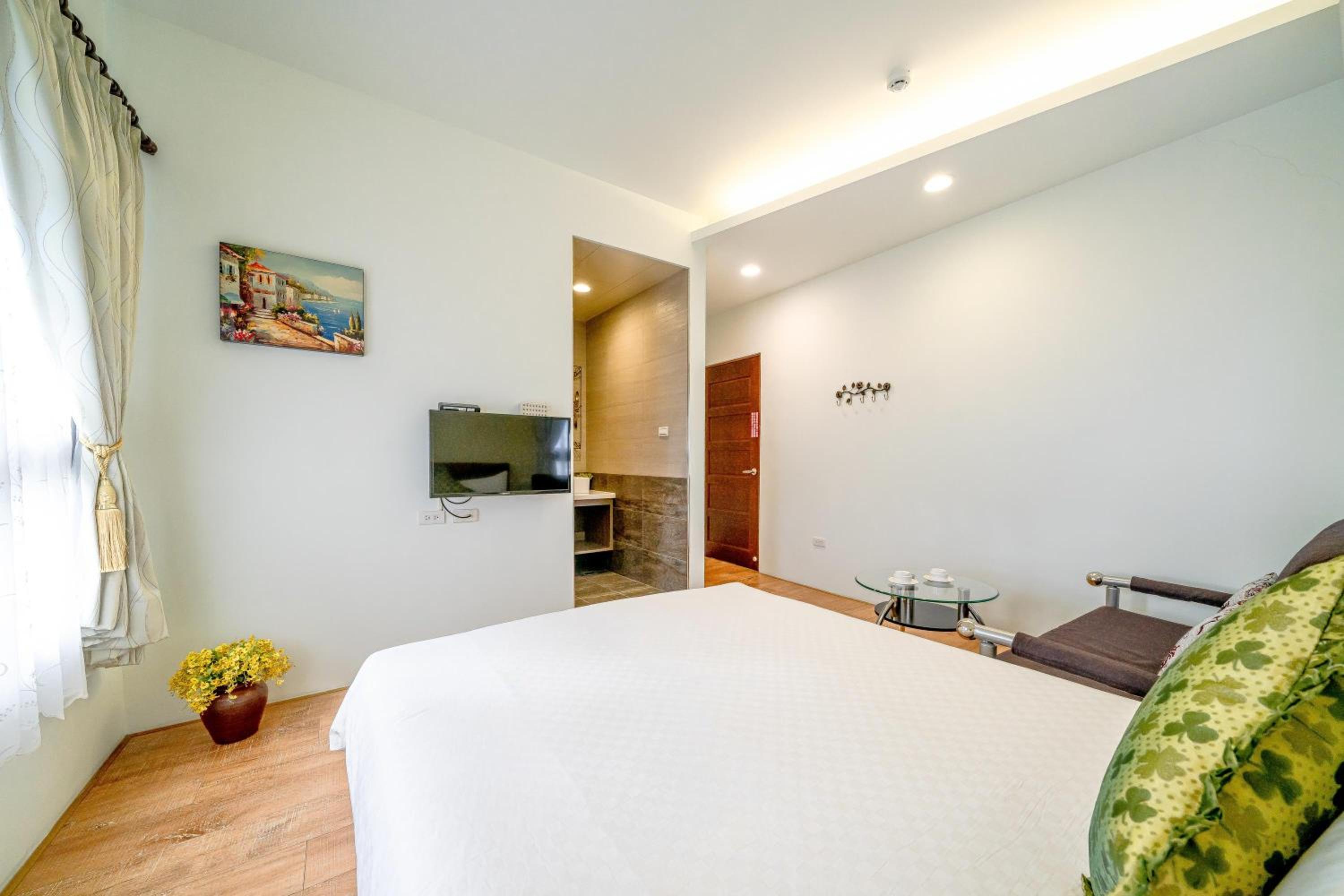 Standard Double Room - Photo 3
